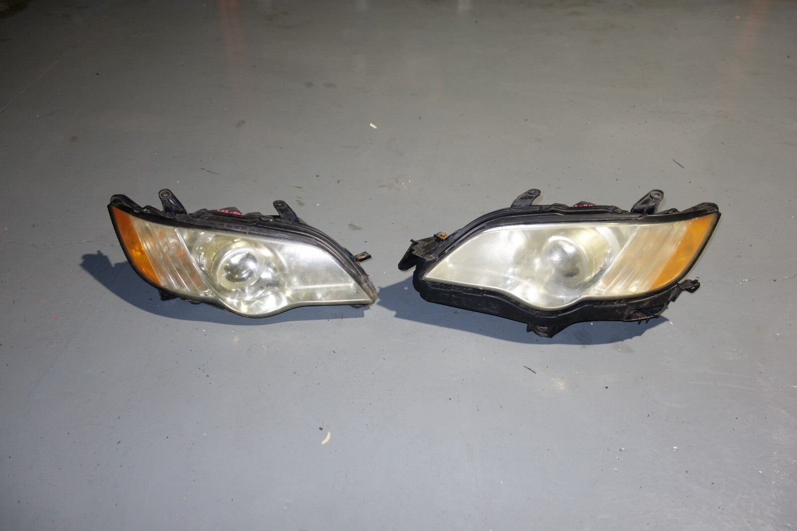 2008-2009 GENUINE SUBARU LEGACY USED HEAD LIGHTS LAMPS BLE BP5 BP9