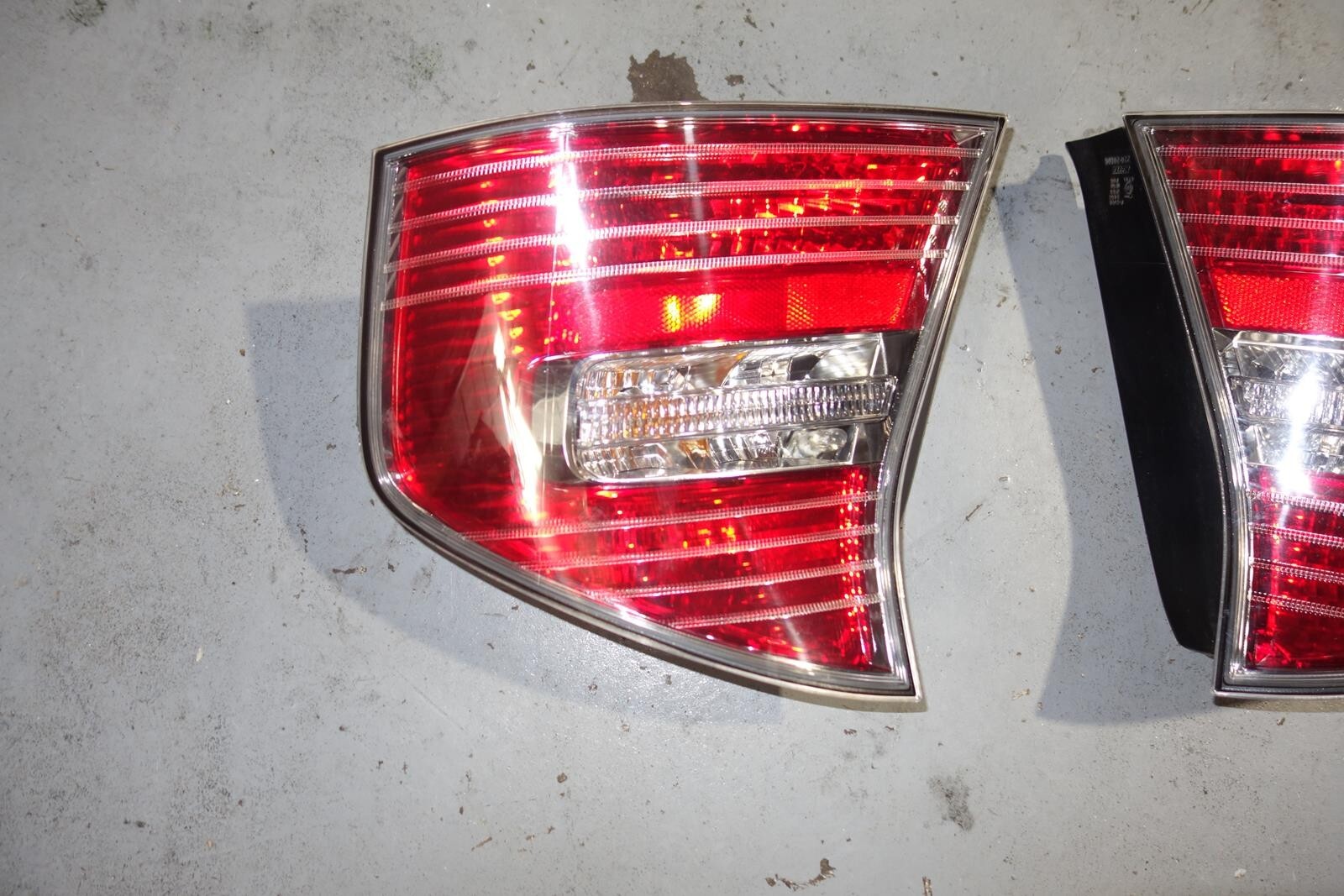 JDM 2005-2007 SUBARU LEGACY SEDAN OEM USED TAIL LIGHTS  LAMPS 4 DOOR SEDAN