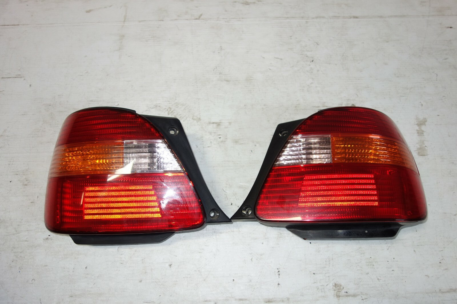 JDM 1998-2005 TOYOTA ARISTO LEXUS GS300  GS400 GS430 TAIL LIGHTS LAMPS SET