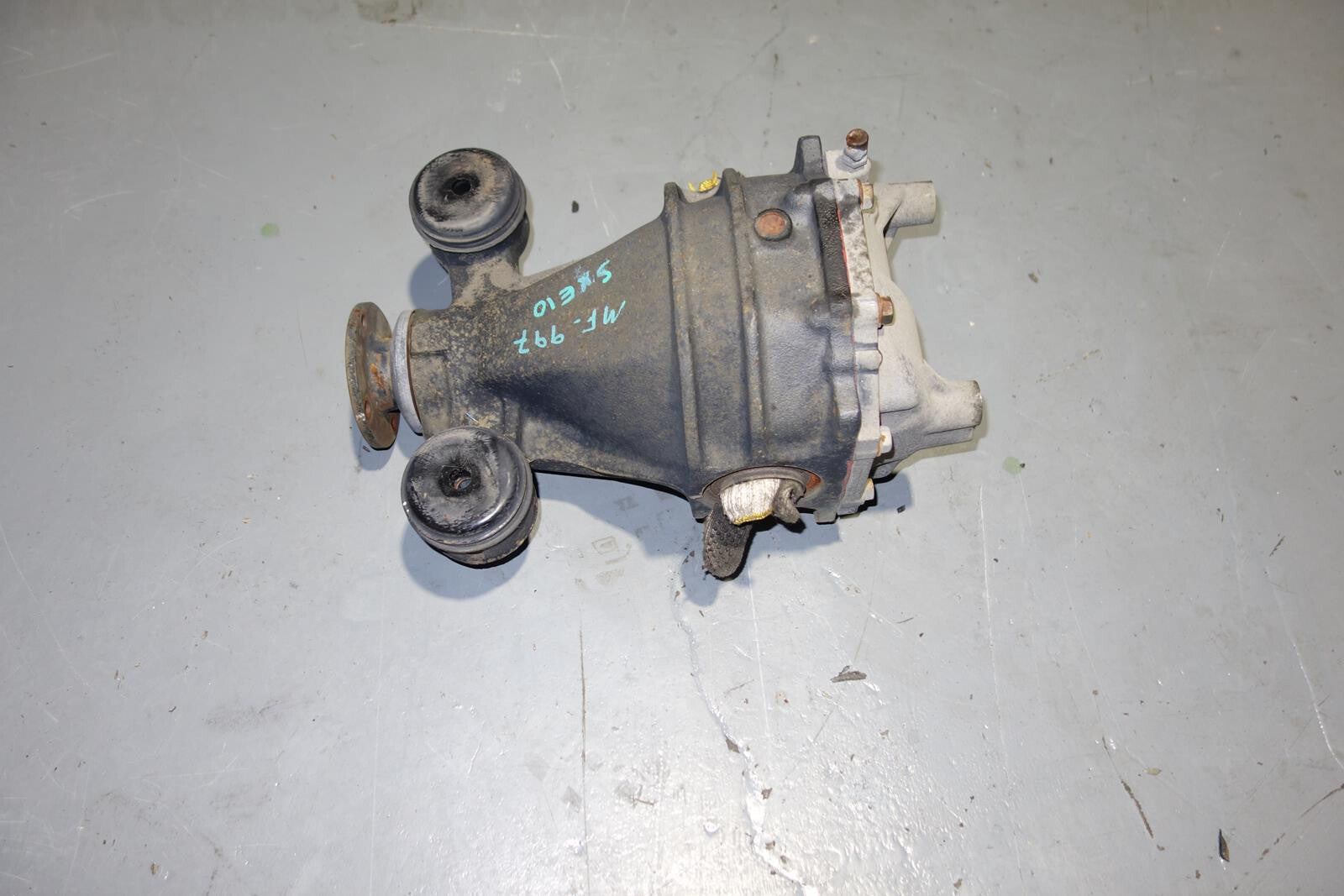 JDM Toyota Altezza 3S-GE Beams 6speed LSD Rear Differential CV Axles 1998-2005