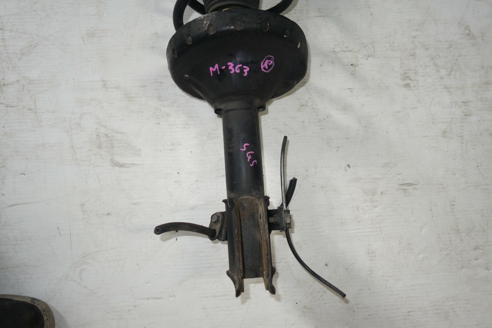 JDM 03-08 SUBARU FORESTER OEM KYB FRONT RIGHT SIDE SHOCK SPRING ASSEMBLY GENUINE