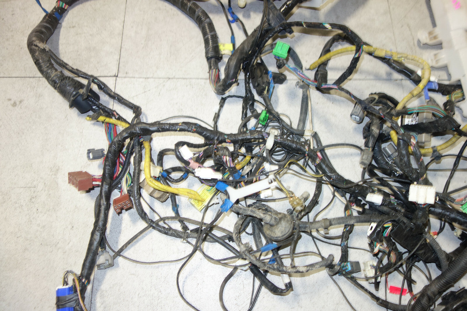 JDM Subaru Legacy EJ20 Turbo 6speed Computer Wire Harness Loom Wiring 22611AN150