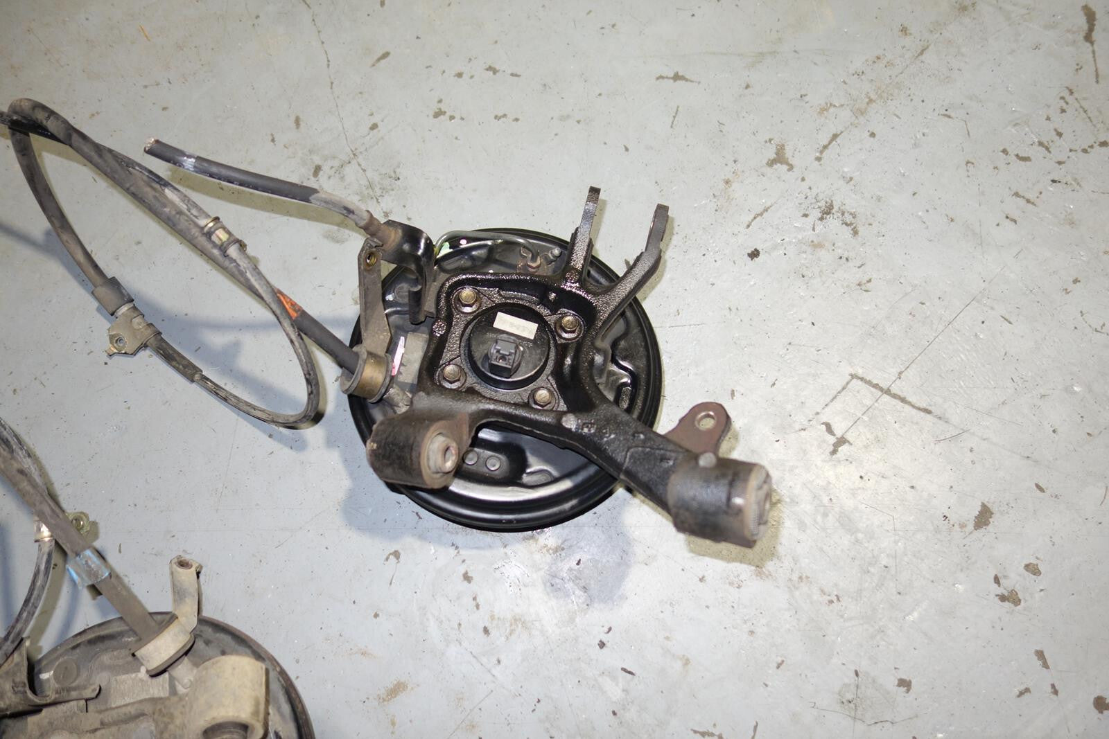 JDM Toyota Celica Rear Trailing Arm Suspension Left  Right Rear Brake Drum 00-05