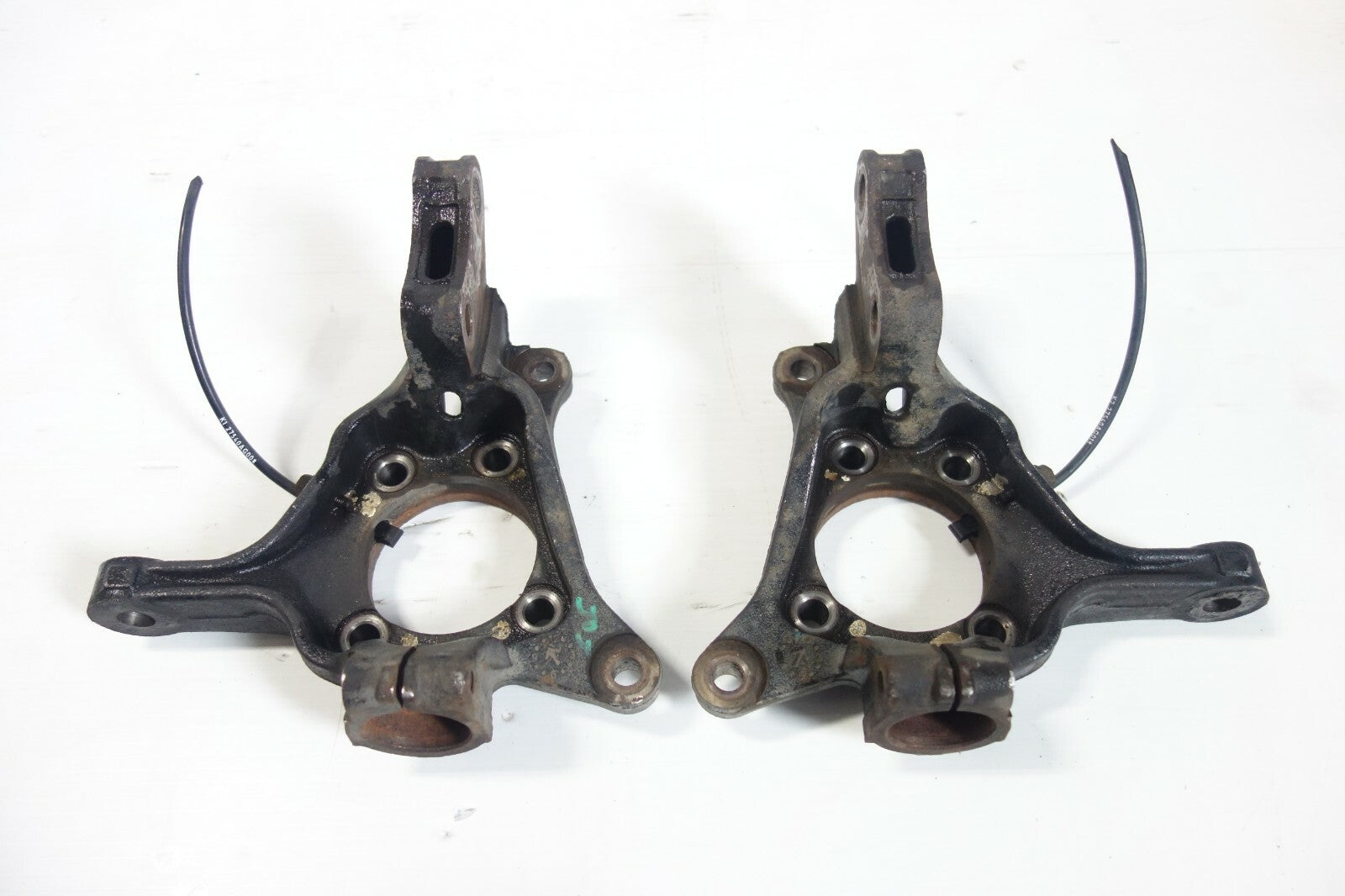 Impreza Subaru WRX Knuckle Spindle Front 2008-2014 Left & Right ORIGINAL SUBARU