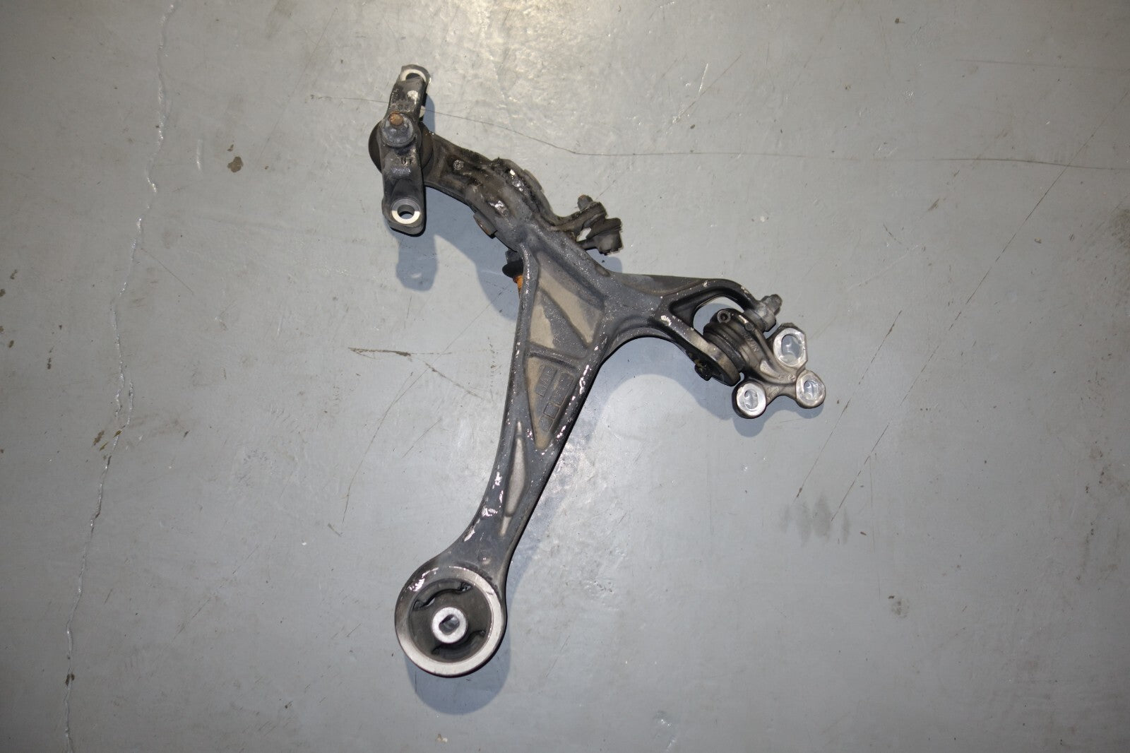 JDM 2005-2008 ACURA RL  FRONT ALUMINUM LOWER CONTROL ARM  KB1 OEM LEFT SIDE