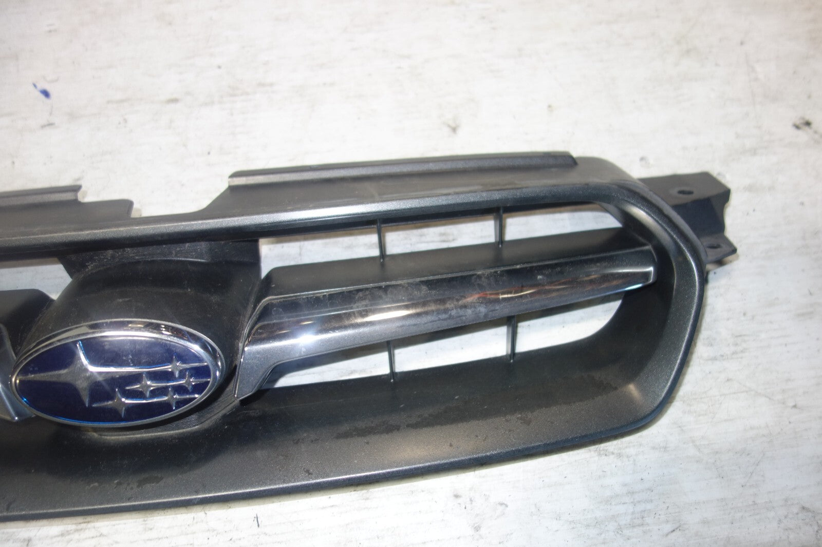 JDM Subaru Legacy OEM Front Grille 2005 2006 2007 Genuine