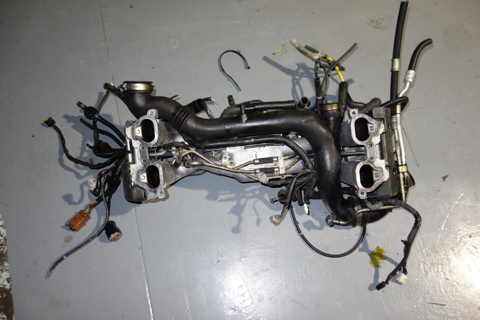 JDM Subaru Legacy B4 EJ208 EJ206 Twin Turbo Intake Manifold BOV Injectors 00-04