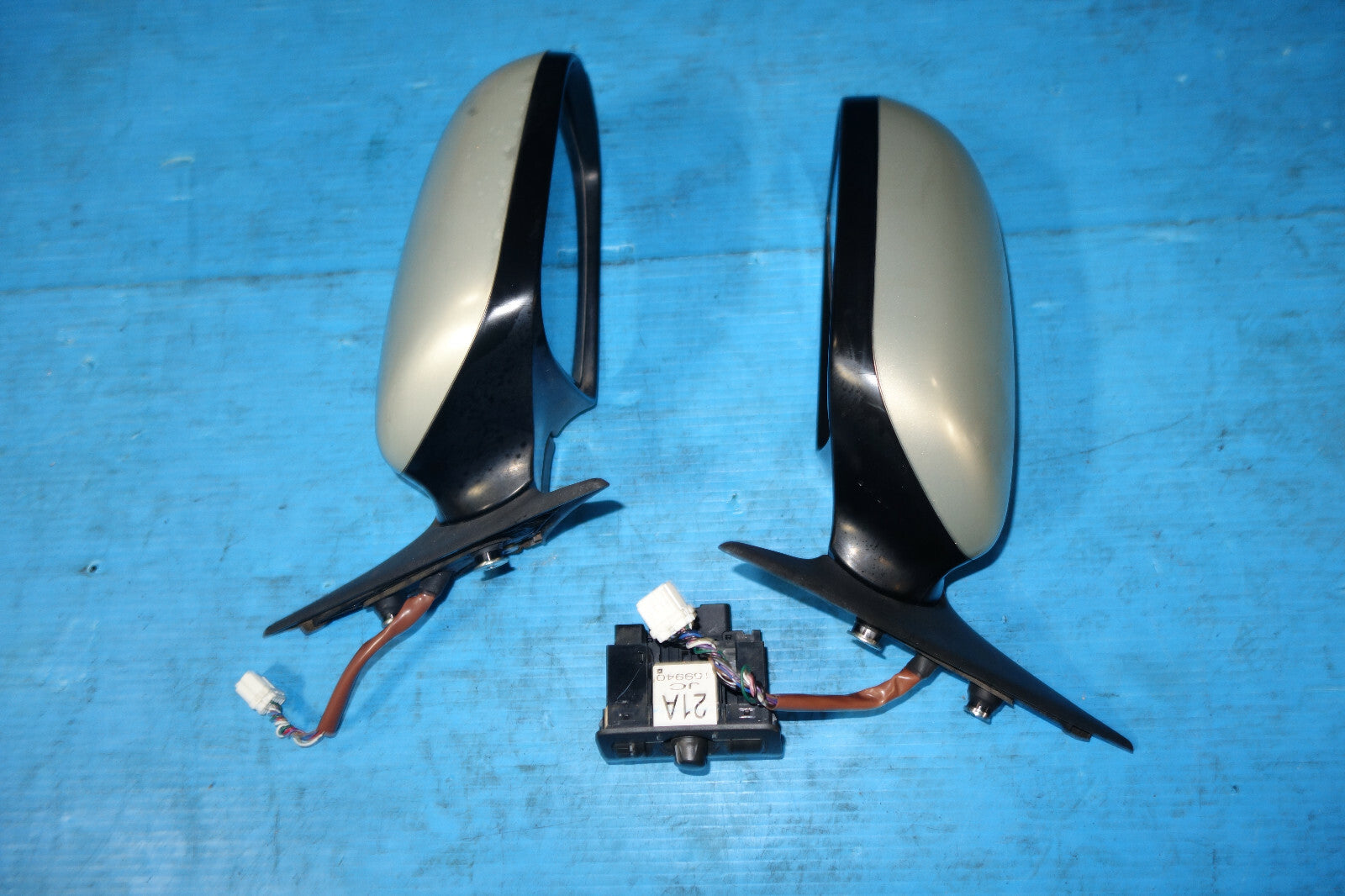 JDM Subaru Legacy OEM Power Folding Mirrors Signals & Switch 2005-2009 #6023