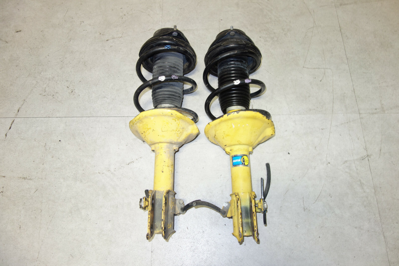 JDM Subaru Legacy Impreza WRX STi Forester Front Shocks Coil Spring Struts 90-04