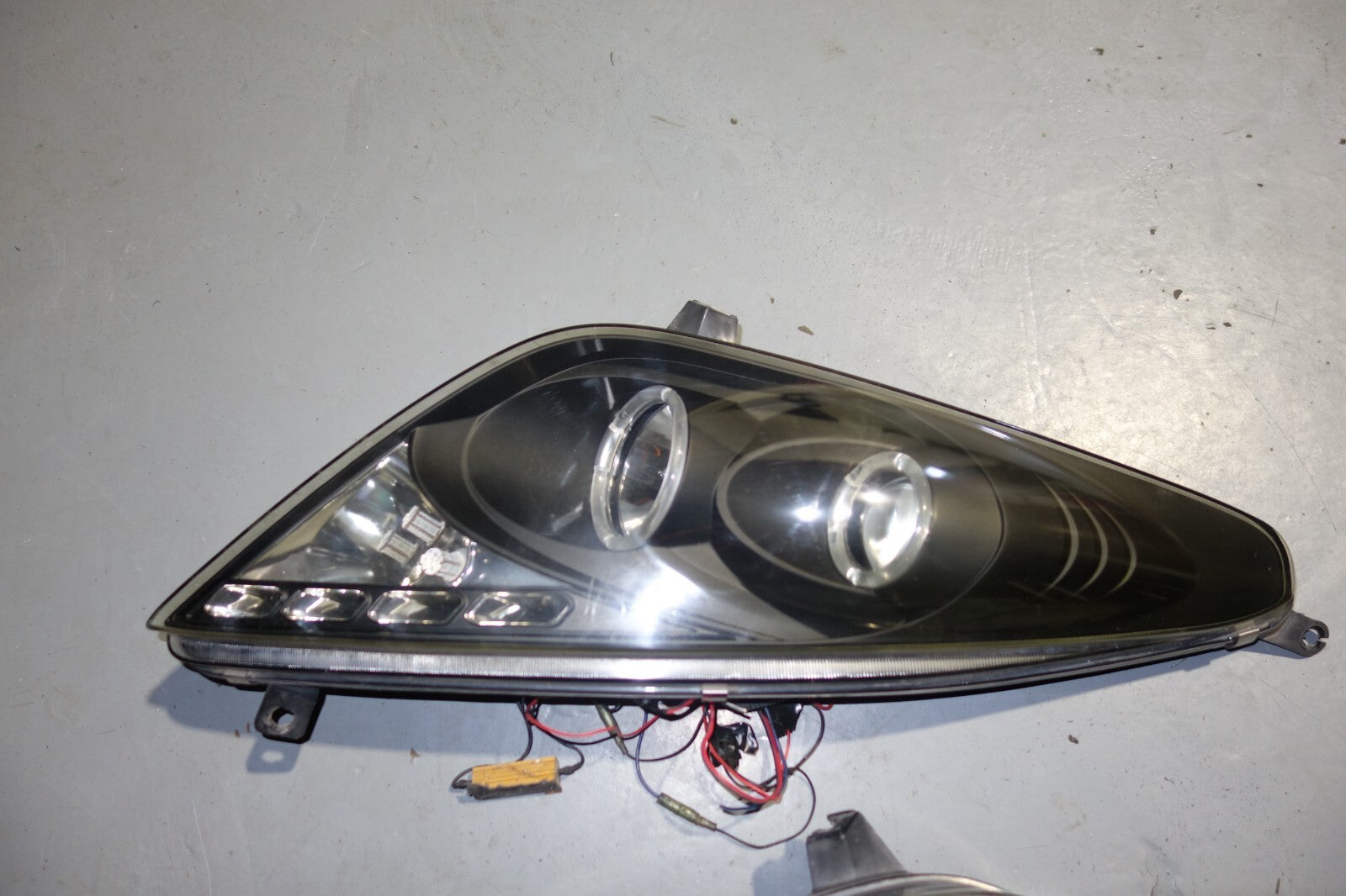 JDM 2000-2005 TOYOTA CELICA  HEAD LIGHTS LEFT & RIGHT HEAD LAMPS 2000-2005