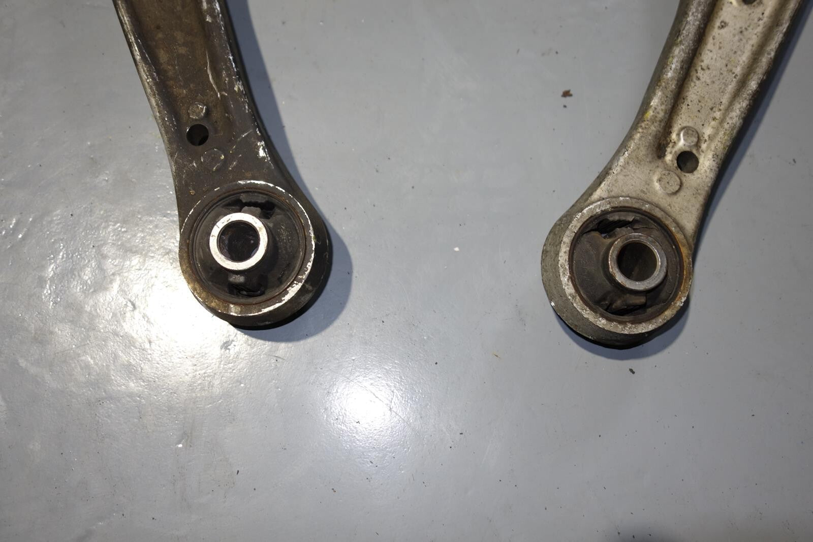 JDM SUBARU LEGACY OUTBACK OEM SPEC-B ALUMINUM FRONT LOWER CONTROL ARM 2005-2009