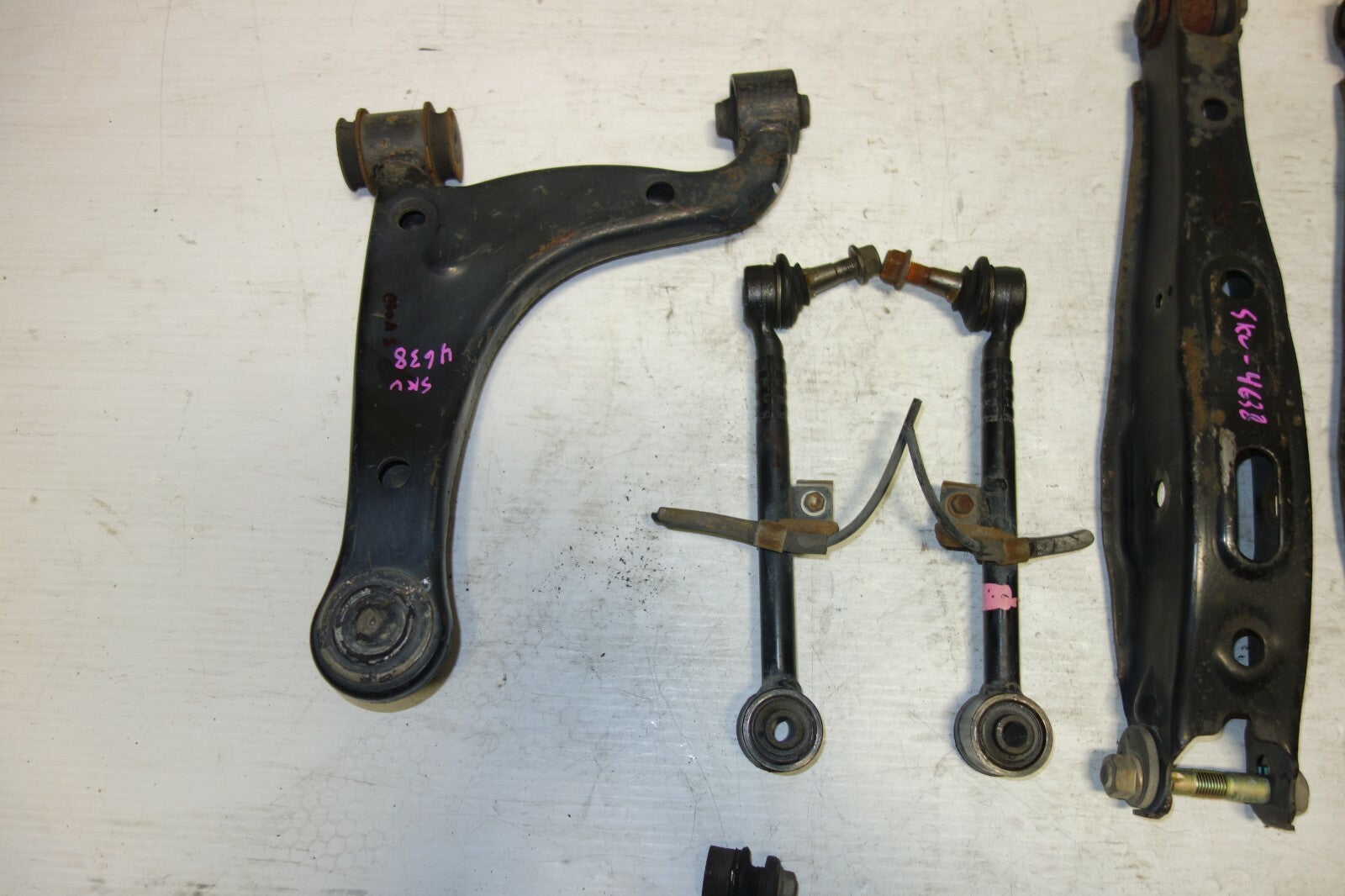 JDM Lexus IS300 / Altezza Rear Lower Control Arms Suspension SXE10 OEM 2001-2005