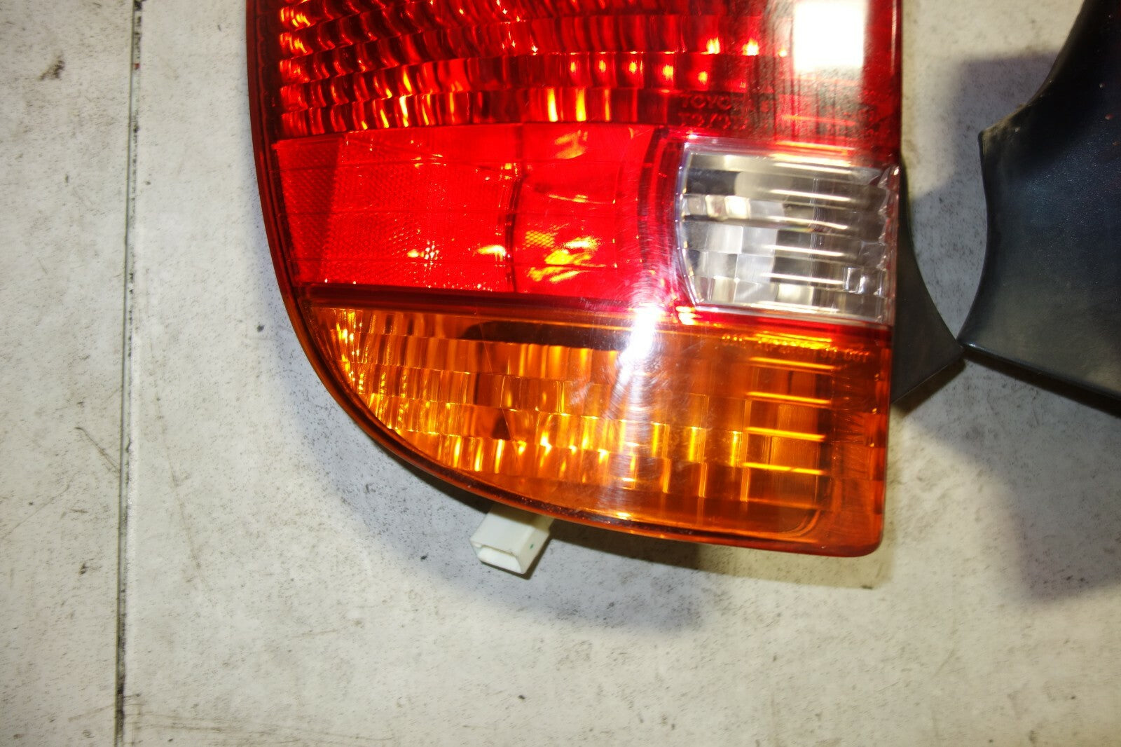 Toyota Celica OEM Tail Lights Lamps 81551-2B520 81561-2B390 2000-2005