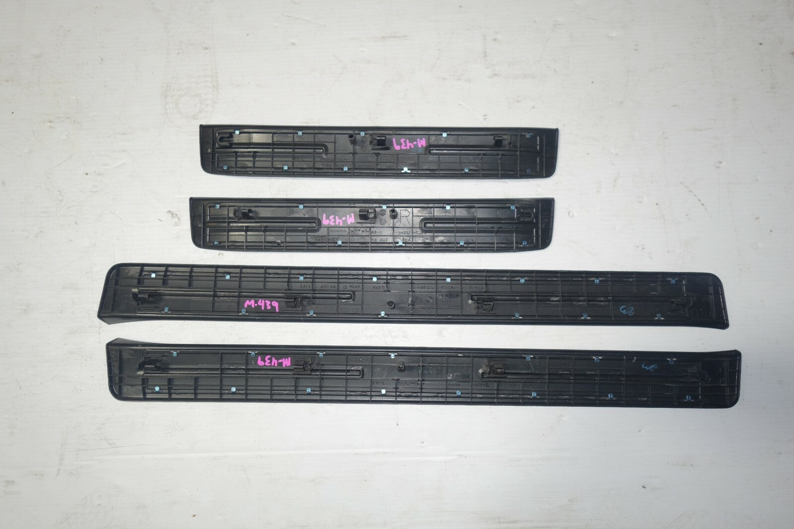 JDM 2005-2008 GENUINE ACURA RL OEM DOOR SILLS TRIM SCUFF PLATES SIDE STEPS
