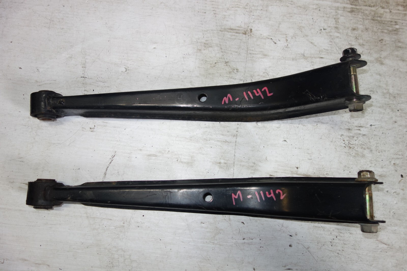 JDM 2005-2009 SUBARU LEGACY OUTBACK OEM REAR LOWER CONTROL ARMS PAIR LEFT RIGHT