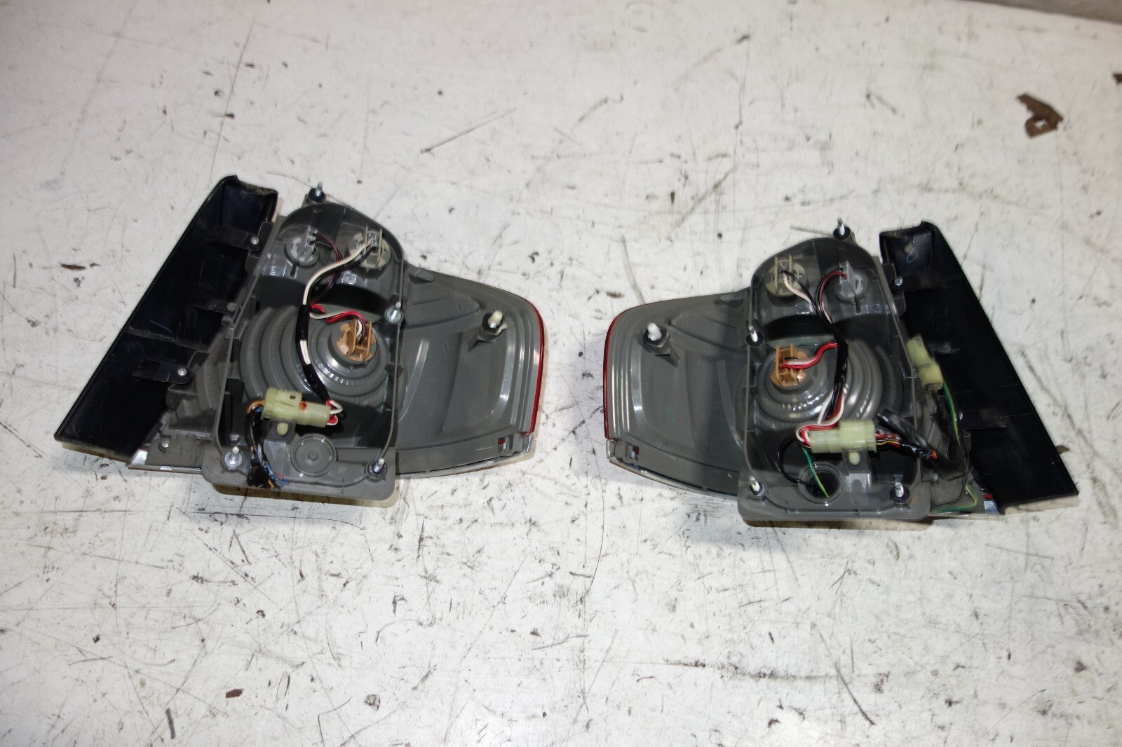 JDM SUBARU LEGACY BL5 OEM USED TAIL LIGHTS  LAMPS 4 DOOR SEDAN 2005-2009