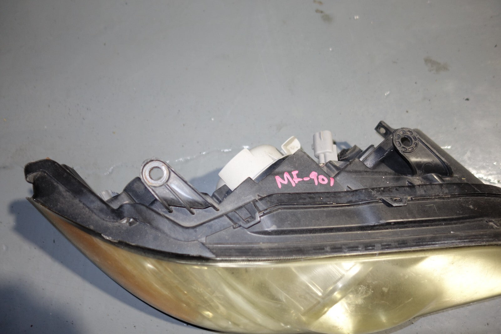 2008-2009 GENUINE SUBARU LEGACY USED HEAD LIGHTS LAMPS BLE BP5 BP9