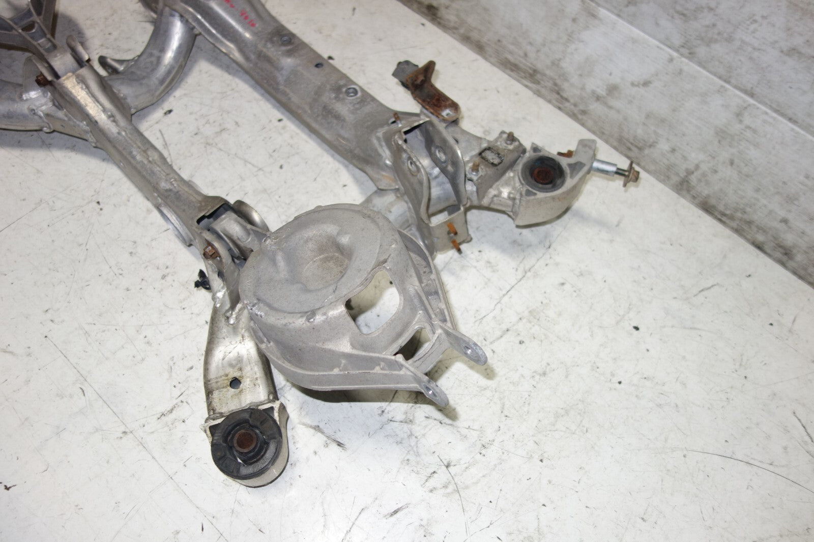 JDM Nissan 350z / G35 Rear Subframe Cross Member Cradle RWD Coupe 2003-2009