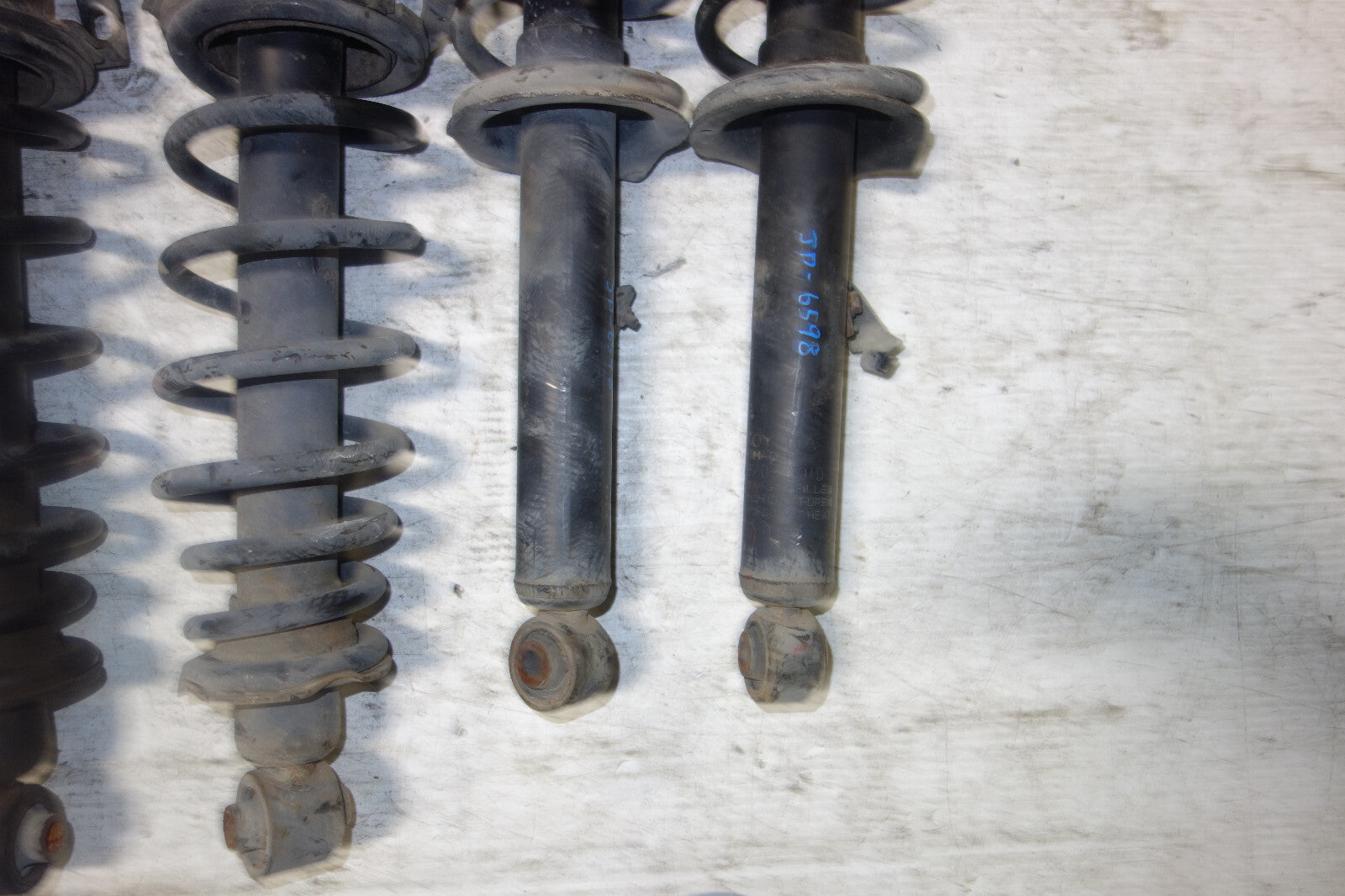 JDM Lexus IS300 Altezza SXE10 OEM Shocks Struts Springs Suspension 2001-2005
