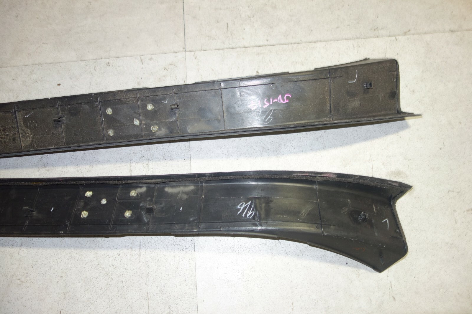 JDM 2003-2005 NISSAN 350Z Z33 OEM DOOR SILLS SCUFF PLATES DOOR STEPS KICK