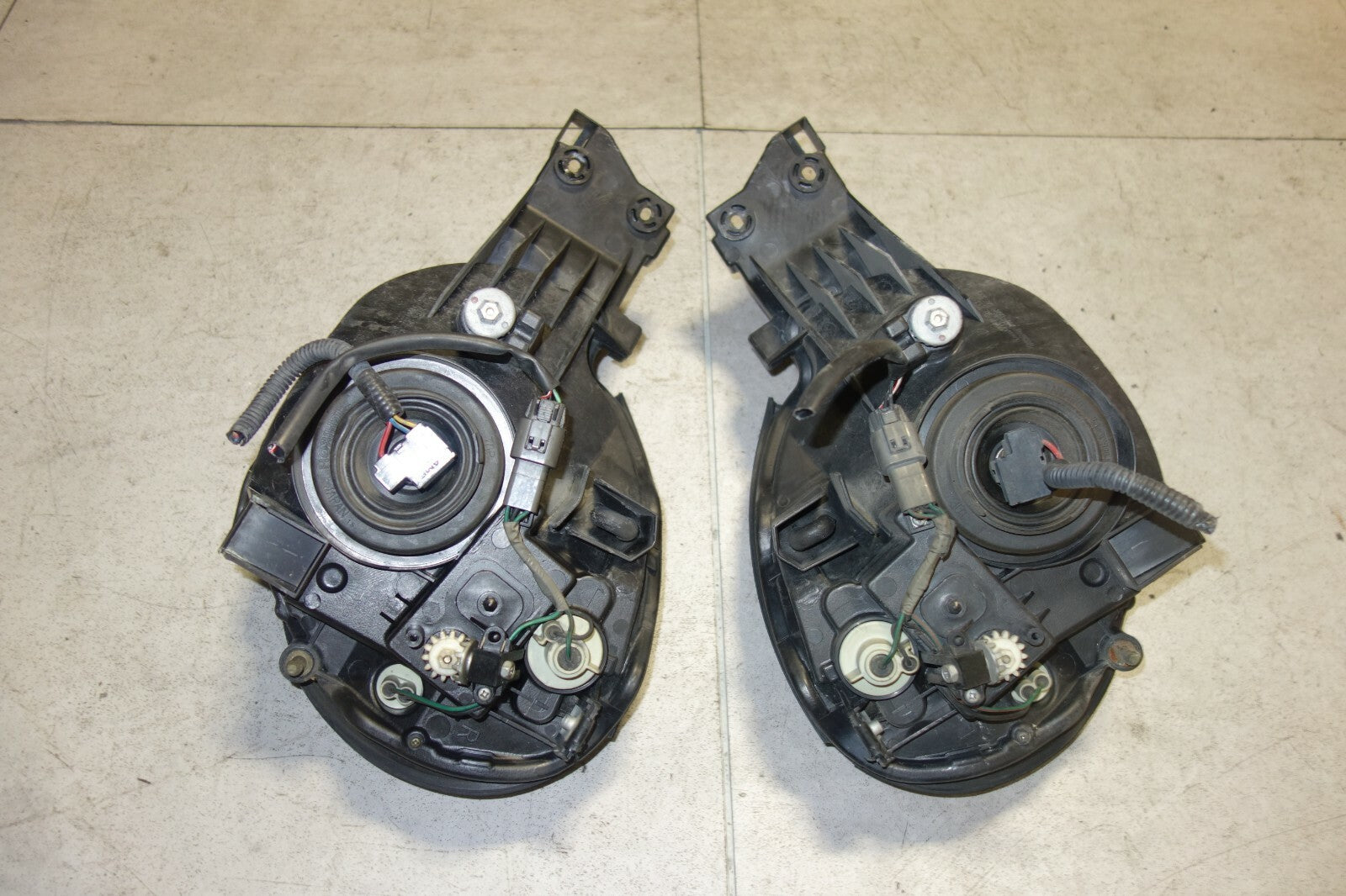 JDM Subaru Impreza Front Headlights Pair OEM Geuine Direct Fit 2002 2003