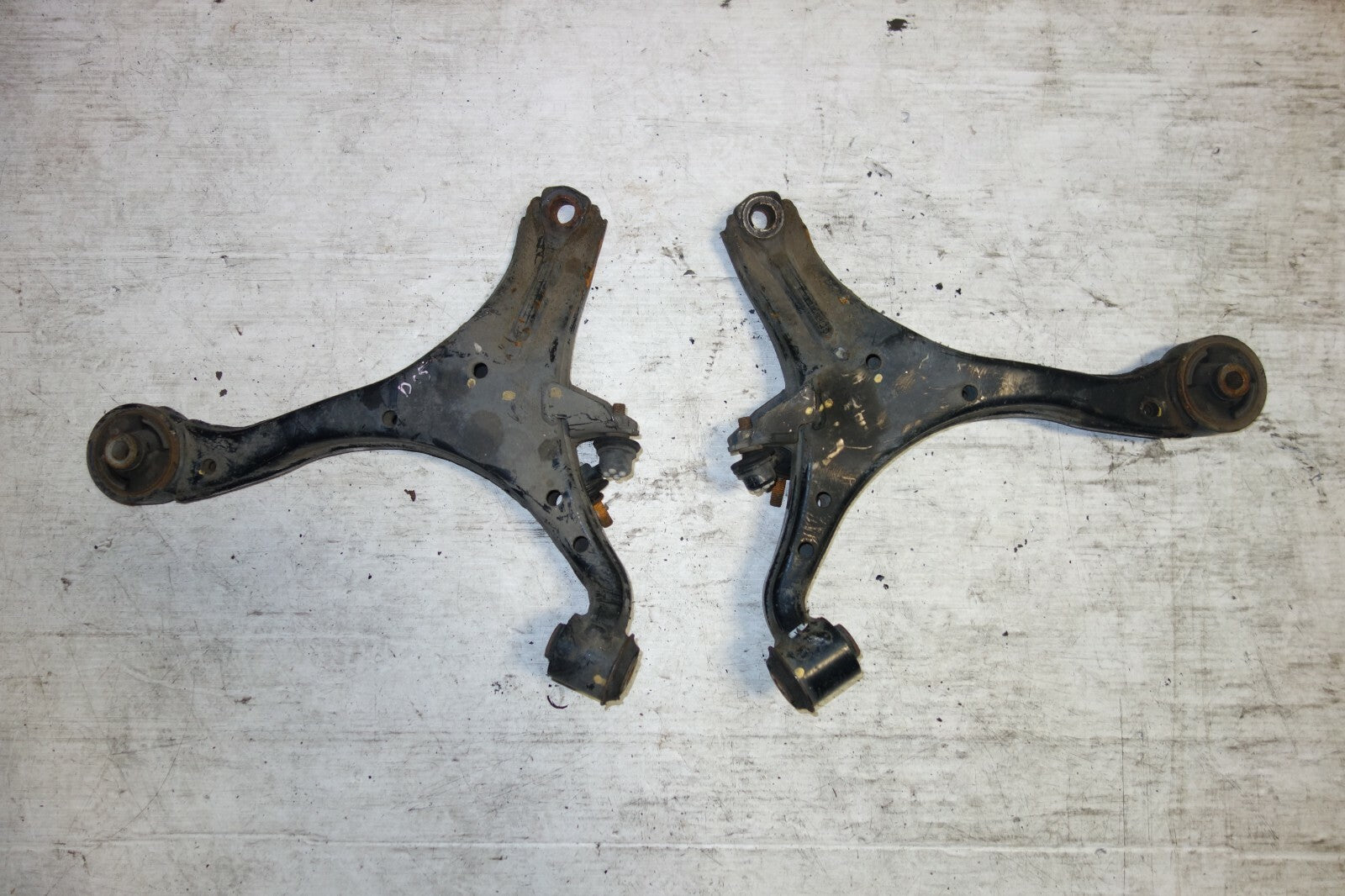 JDM Acura RSX DC5 Front Lower Control Arms 2002 2003 2004 2005 2006 OEM Japan