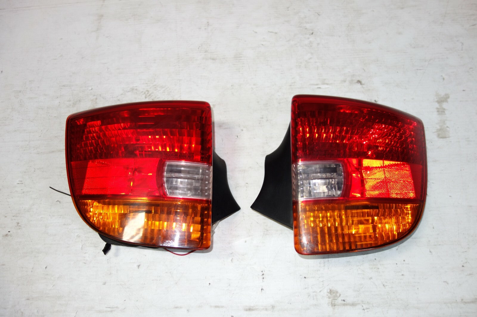 JDM 2000-2005 TOYOTA CELICA OEM TAIL LIGHTS LEFT & RIGHT TAIL LAMPS 2000-2005