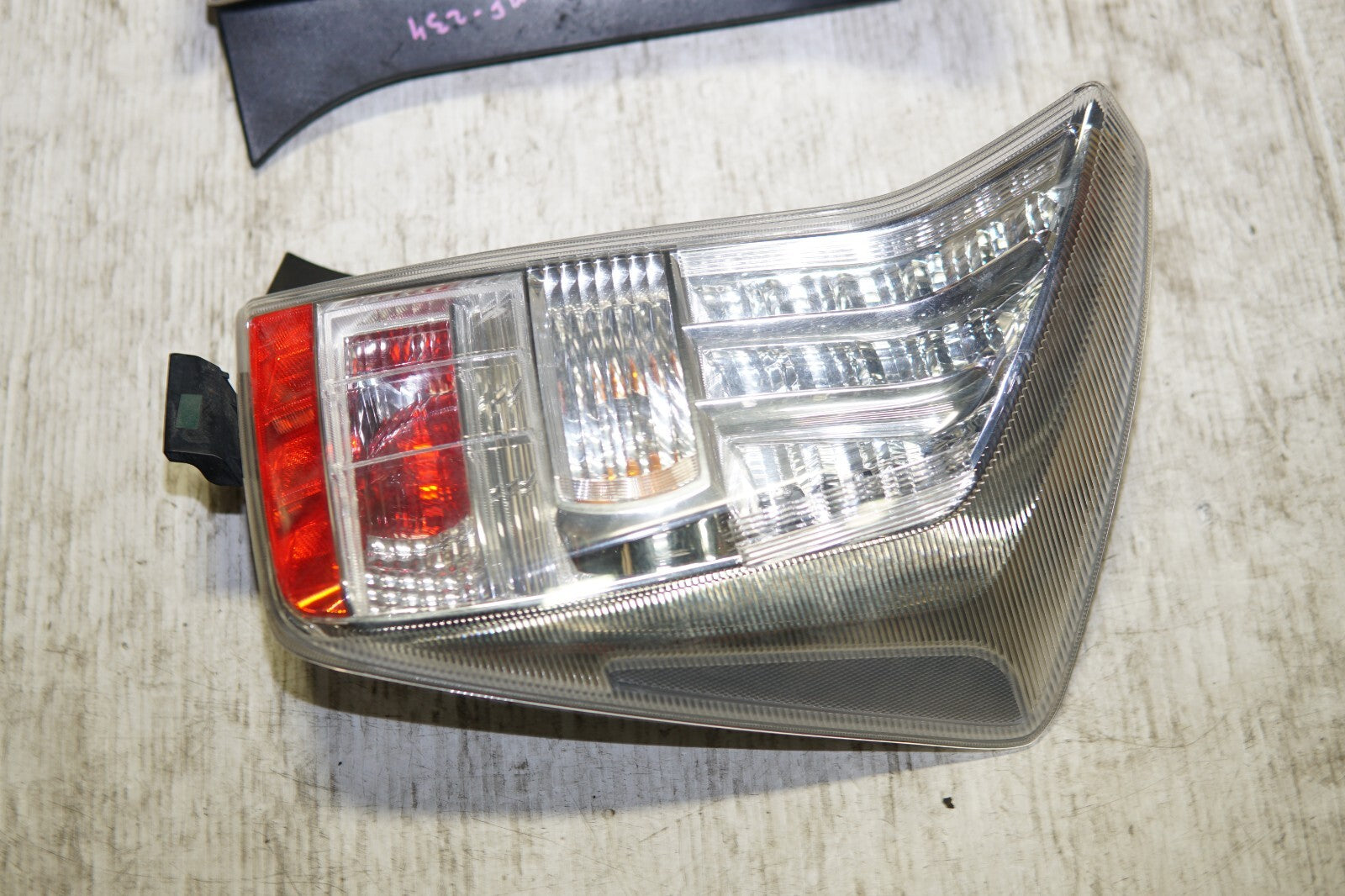 JDM Toyota Prius Tail Lights Tail Lamps ZVW30 Left & Right 2010-2015 MF-234