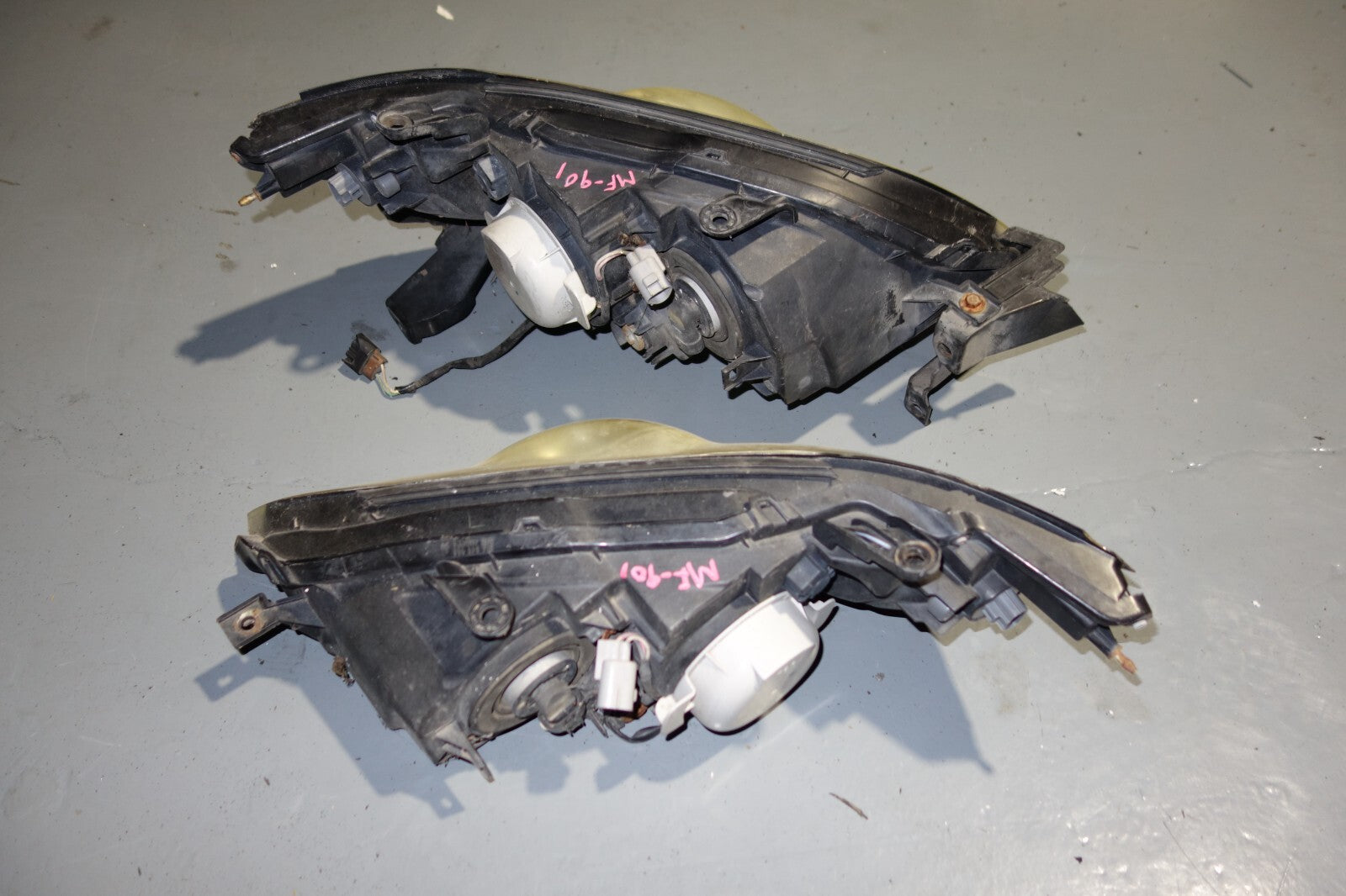 2008-2009 GENUINE SUBARU LEGACY USED HEAD LIGHTS LAMPS BLE BP5 BP9