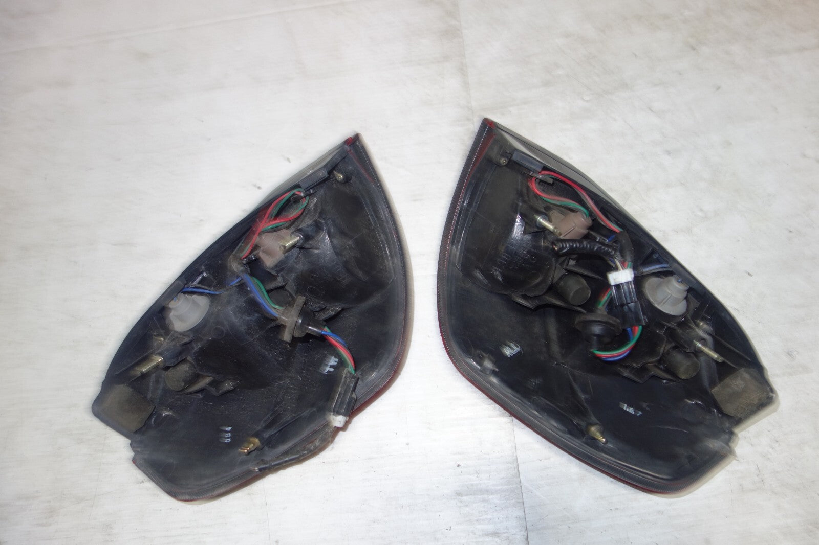 JDM Subaru Legacy Wagon Taillights BH5 Left & Right 2000 2001 2002 2003 2004