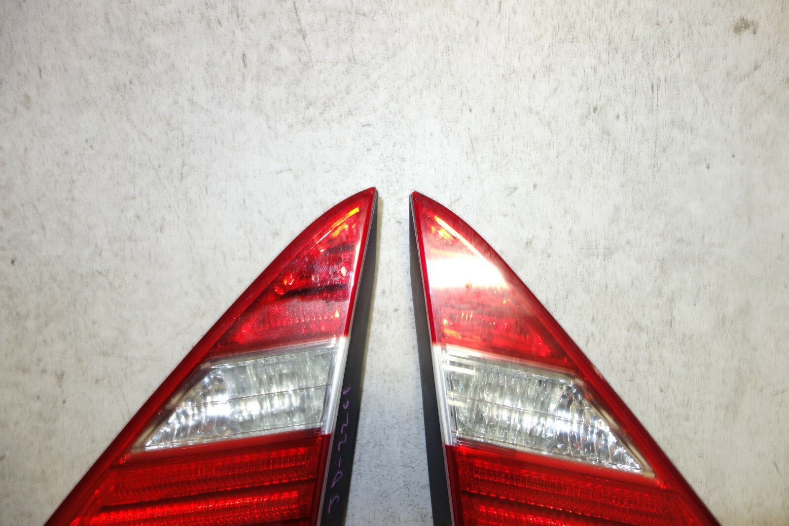 JDM Lexus LS430 Toyota Celsior Taillights Taillamps Inner Pair 2004 2005 2006