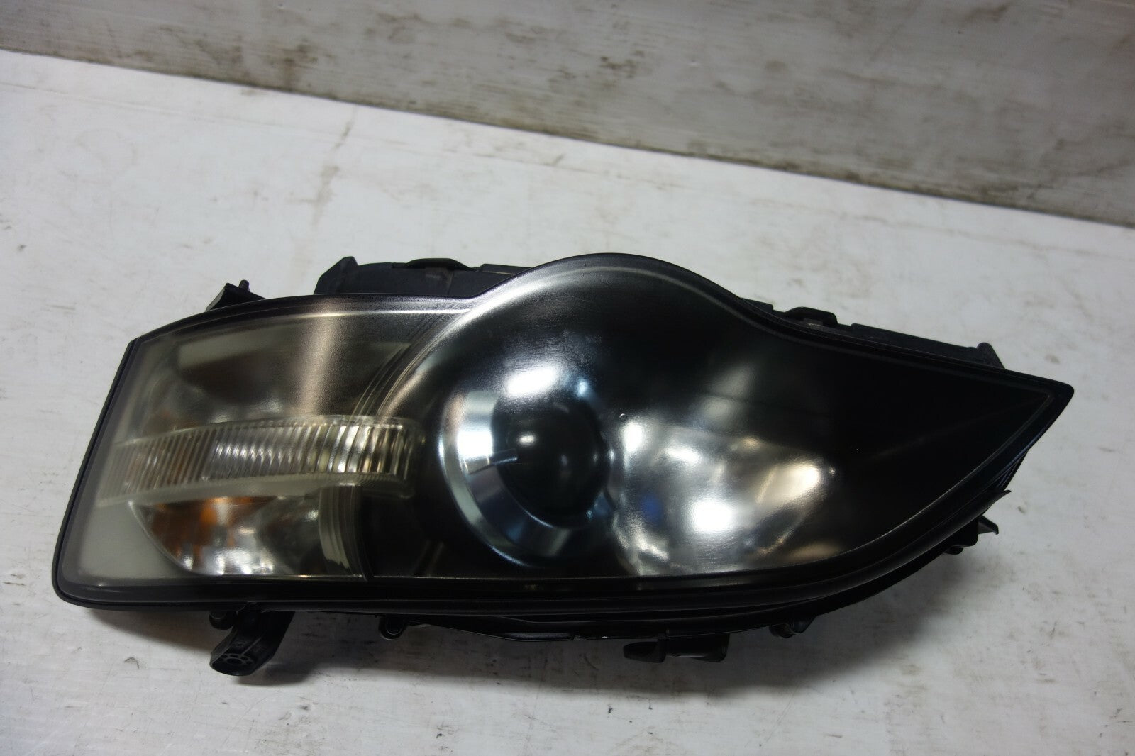 JDM 2005-2007 GENUINE SUBARU LEGACY OEM USED HID HEAD LIGHTS LAMPS SPEC B BPE