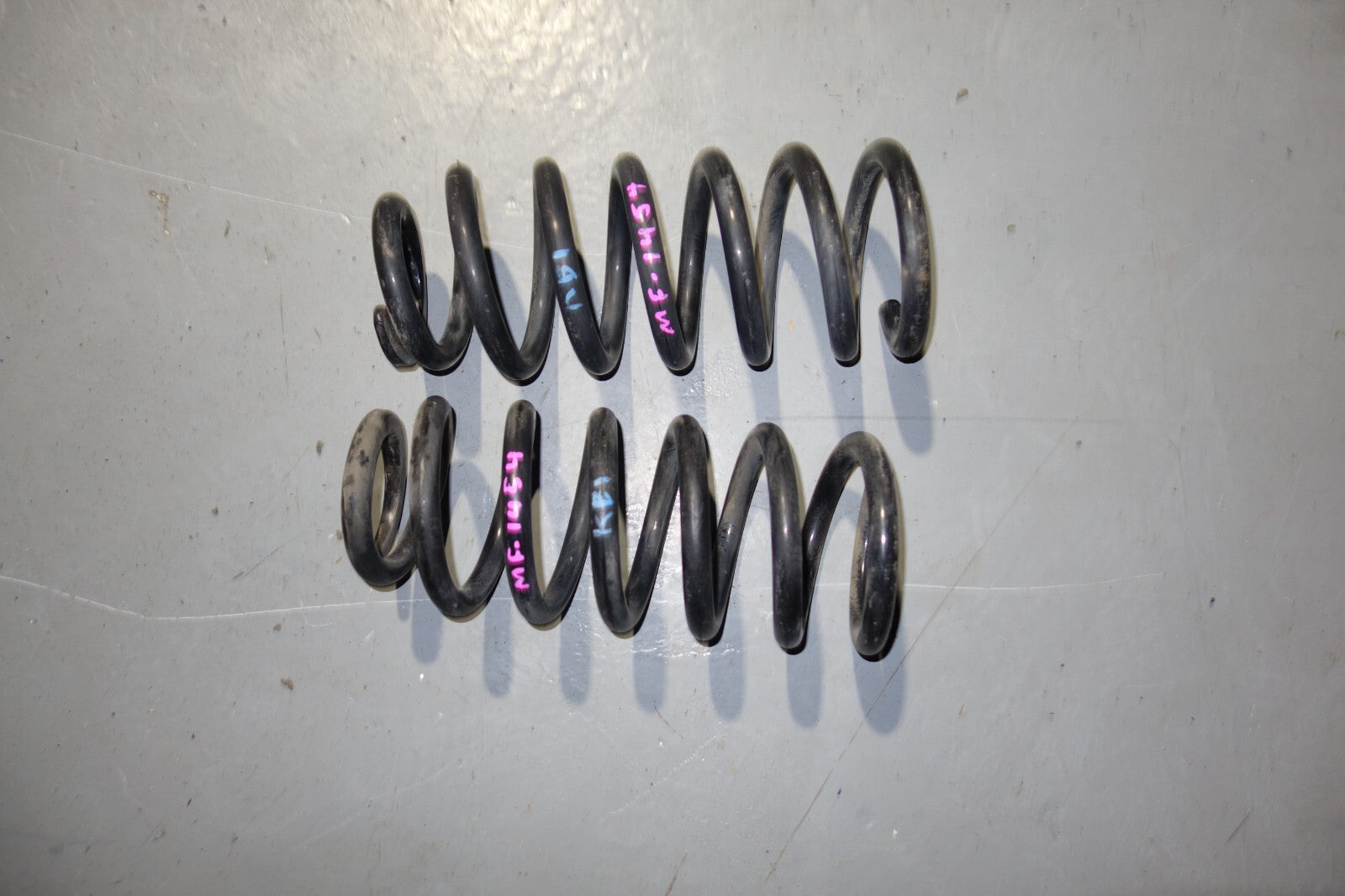JDM 2005-2008 ACURA RL KB1 OEM  REAR SPRINGS Fits : RL HONDA LEGEND JAPAN