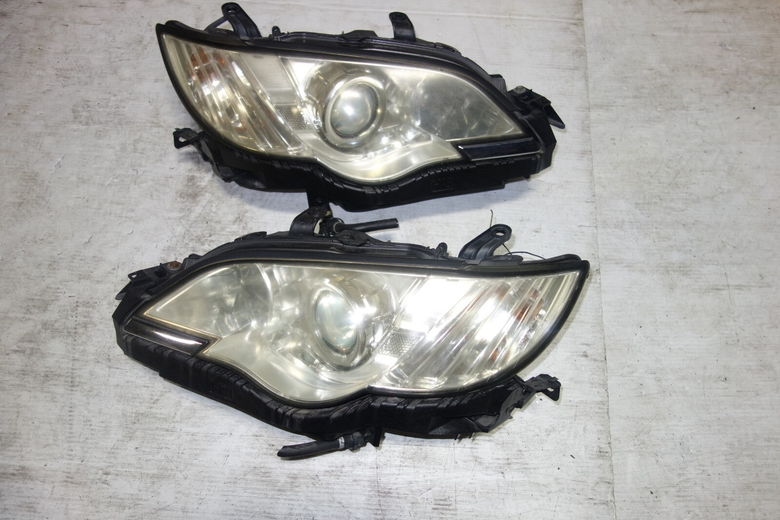 JDM 2008-2009 GENUINE SUBARU LEGACY USED OEM HID HEAD LIGHTS LAMPS BLE BP5 BP9