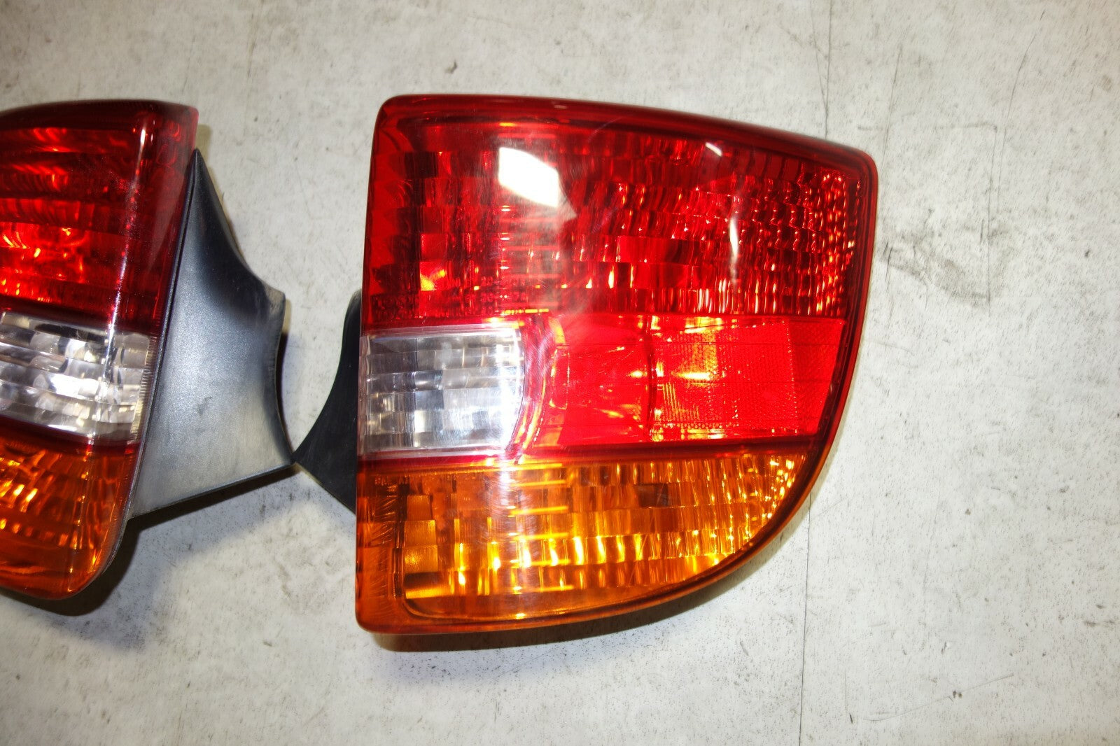 Toyota Celica OEM Tail Lights Lamps 81551-2B520 81561-2B390 2000-2005