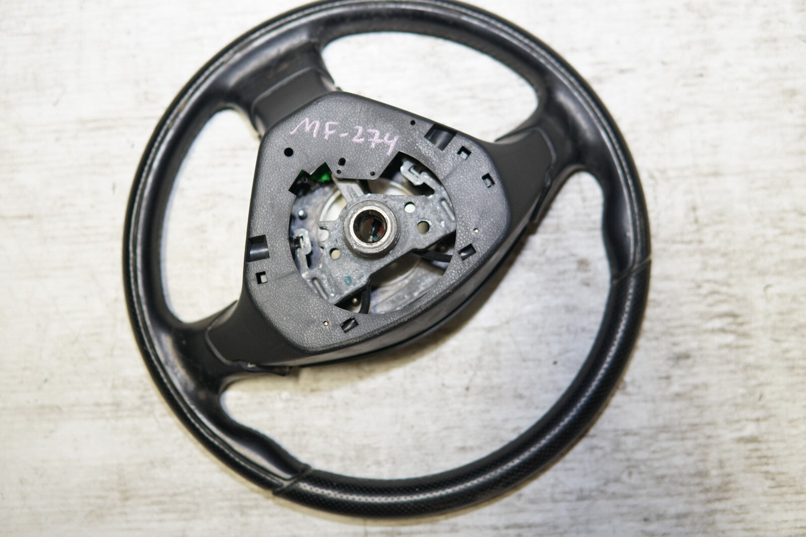 JDM 2005-2009 SUBARU LEGACY & OUTBACK MOMO STEERING WHEEL & HUB 05-2009 MF-274