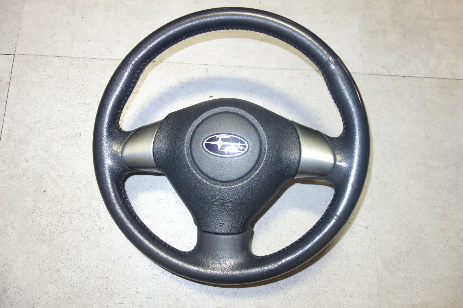 JDM 2005-2009 SUBARU LEGACY & OUTBACK MOMO STEERING WHEEL & HUB 05-2009 JD-1053