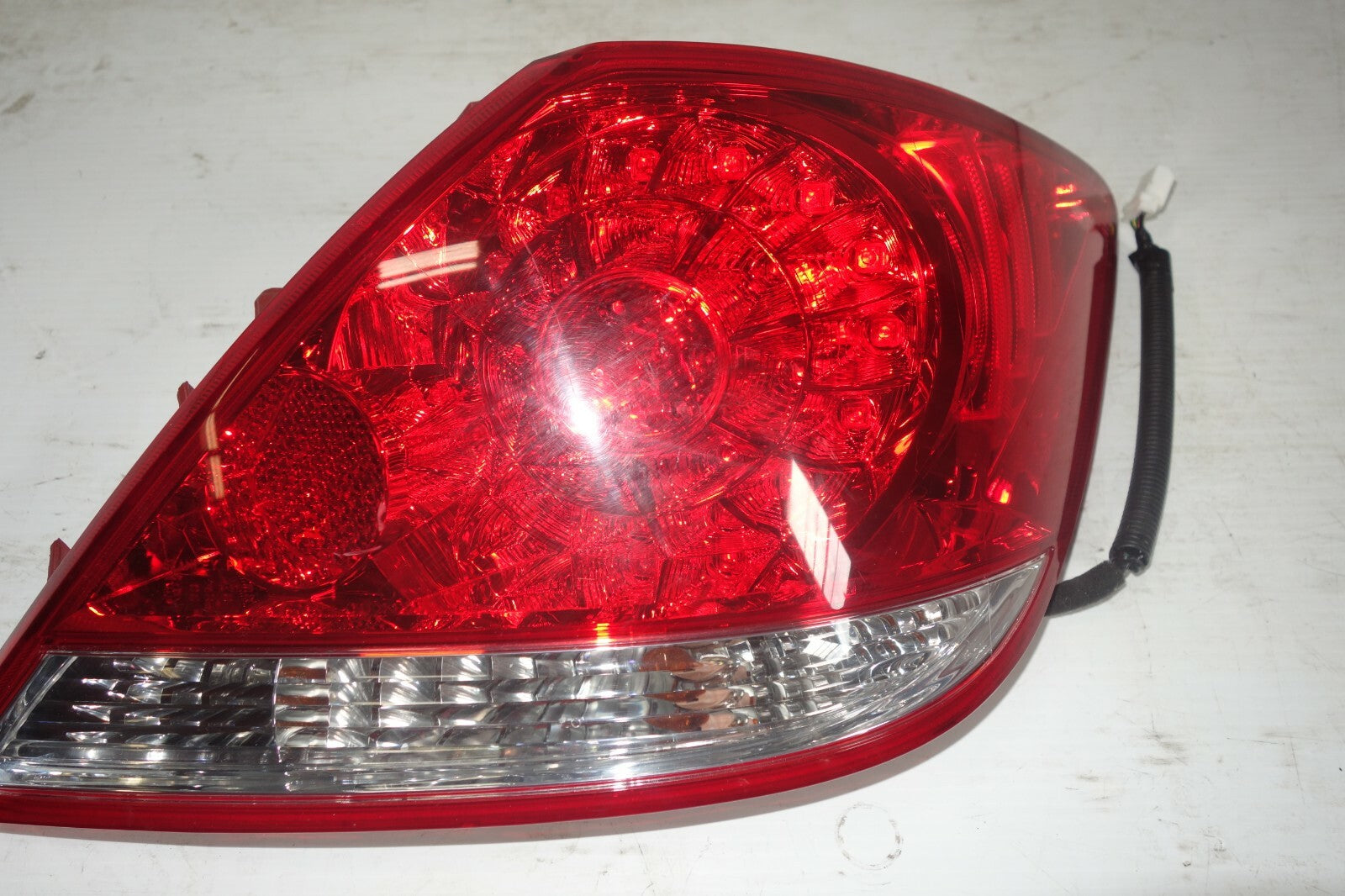 JDM 05-08 ACURA 3.5 RL OEM REAR RIGHT GENUINE TAIL LIGHT TAILLIGHT ORIGINAL LAMP