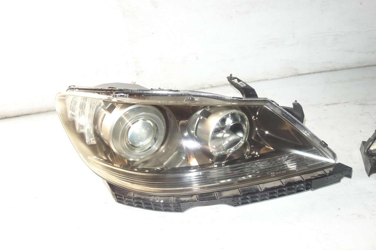 JDM 05-08 GENUINE ACURA RL CLEAR OEM HID HEAD LIGHTS KB1 HEADLIGHTS PAIR LH & RH