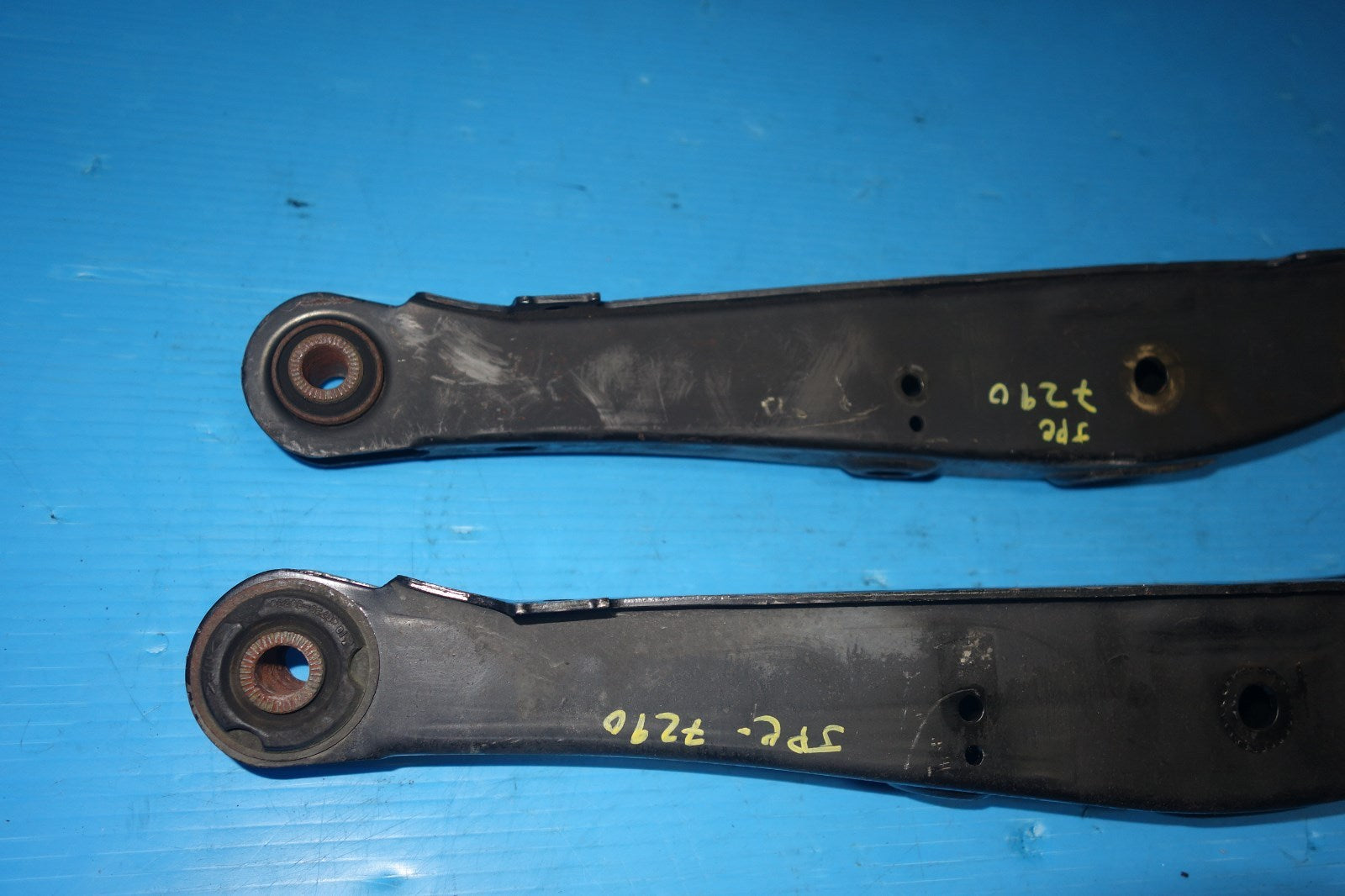JDM Lexus GS300 GS400 GS430 Rear Lower Suspension Control Arms Genuine 1998-2005