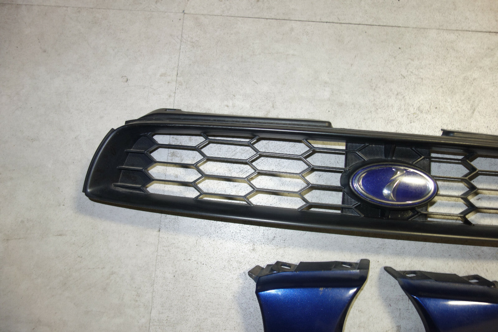 JDM Subaru Impreza WRX STi Outback Sport TS RS Front Grille 2002-2003 Grill V7