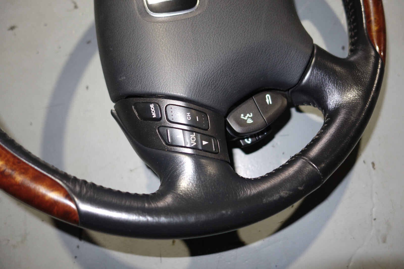 JDM 2003-2004-2005-2006-2007 Honda Inspire UC1 Honda Accord Steering Wheel OEM