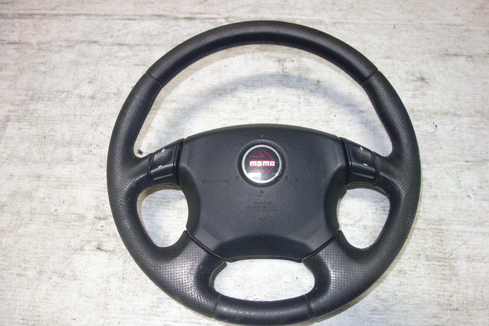JDM Subaru Forester MoMo Steering Wheel 2003 2004 2005 2006 2007 2008 OEM Japan