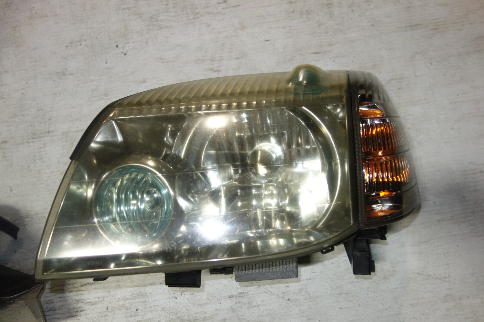 JDM Nissan X-Trail GT OEM Headlights Left Right PNT30 Left & Right 2000-2006