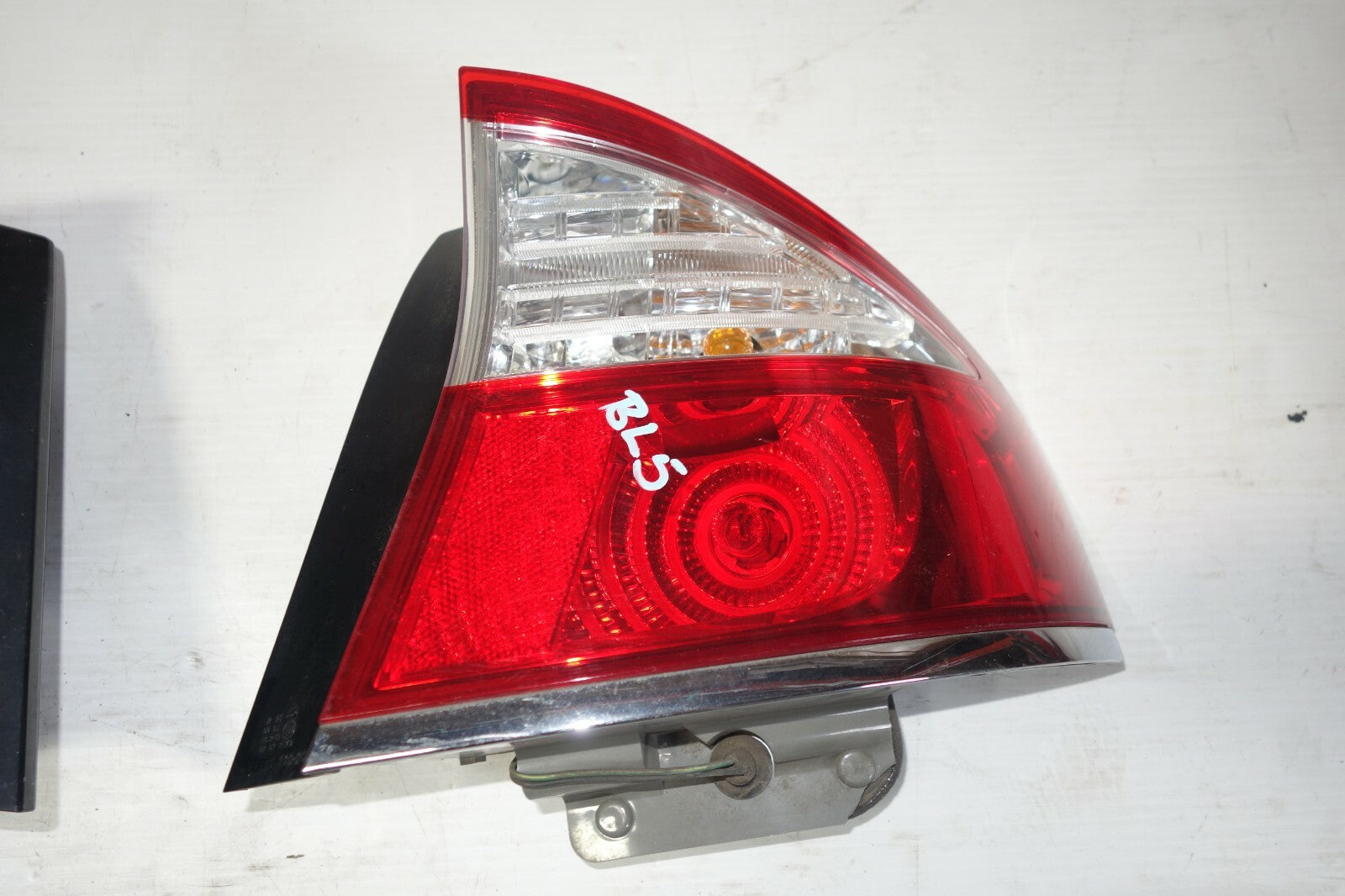JDM 2005-2009 SUBARU LEGACY BL5 OEM USED TAIL LIGHTS  LAMPS 4 DOOR SEDAN