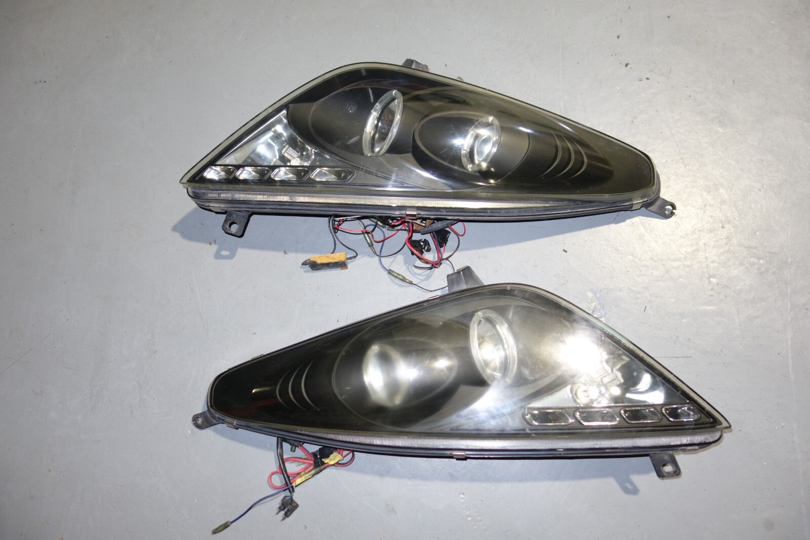 JDM 2000-2005 TOYOTA CELICA  HEAD LIGHTS LEFT & RIGHT HEAD LAMPS 2000-2005