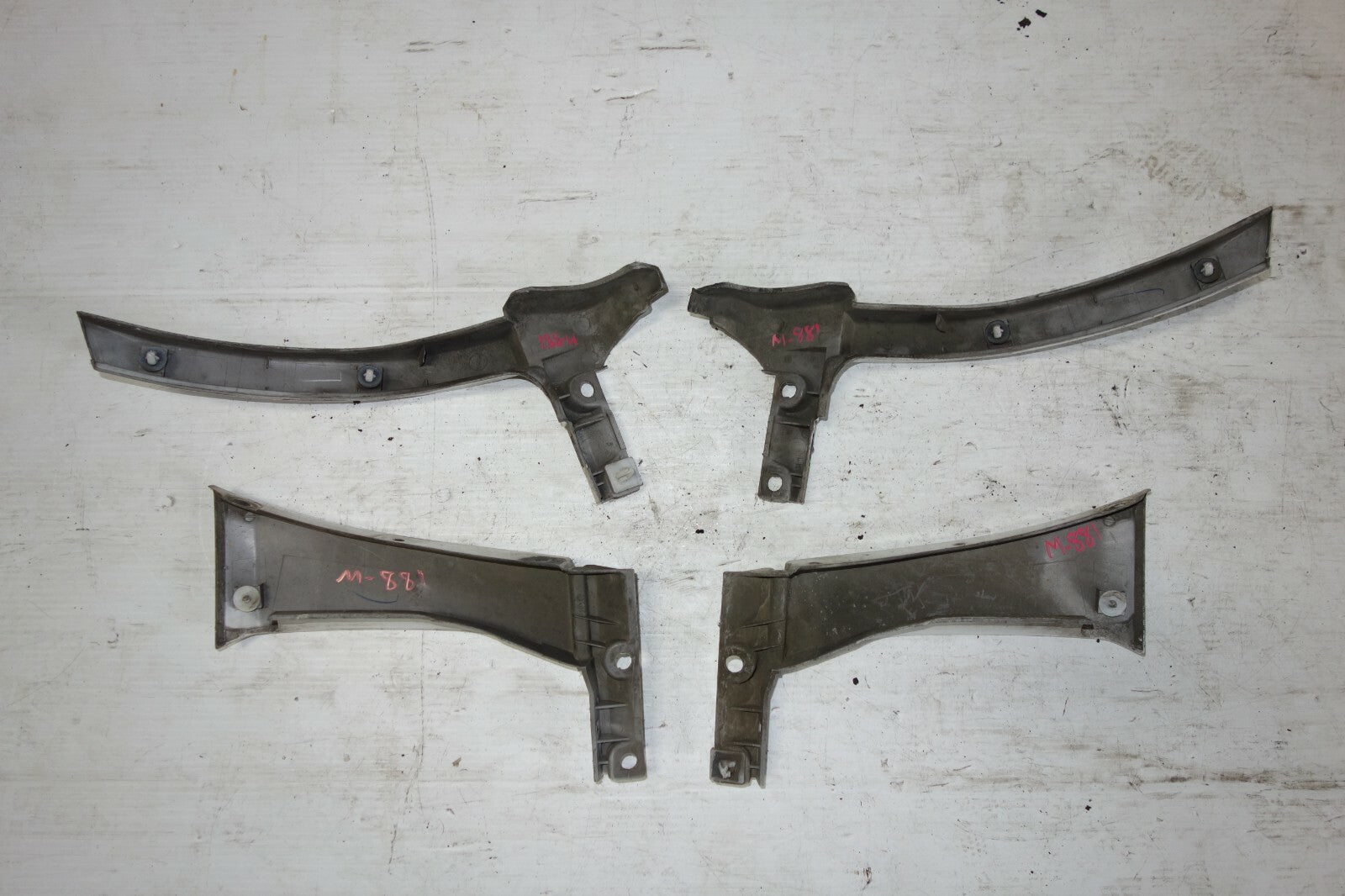 JDM 1998-2002 SUBARU FORESTER STi SF5 OEM SIDE SKIRTS FENDER FILLERS FORESTER