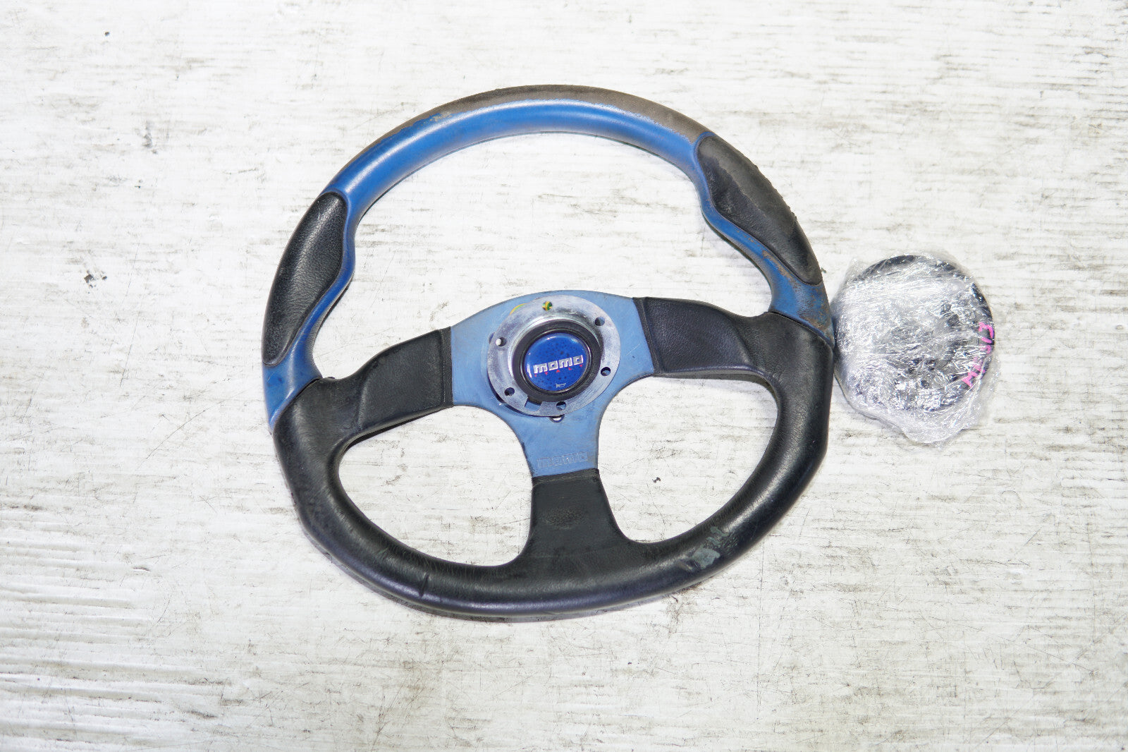 JDM Lexus IS300 / Altezza SXE10 Momo Steering Wheel 2001-2005 #MF-513