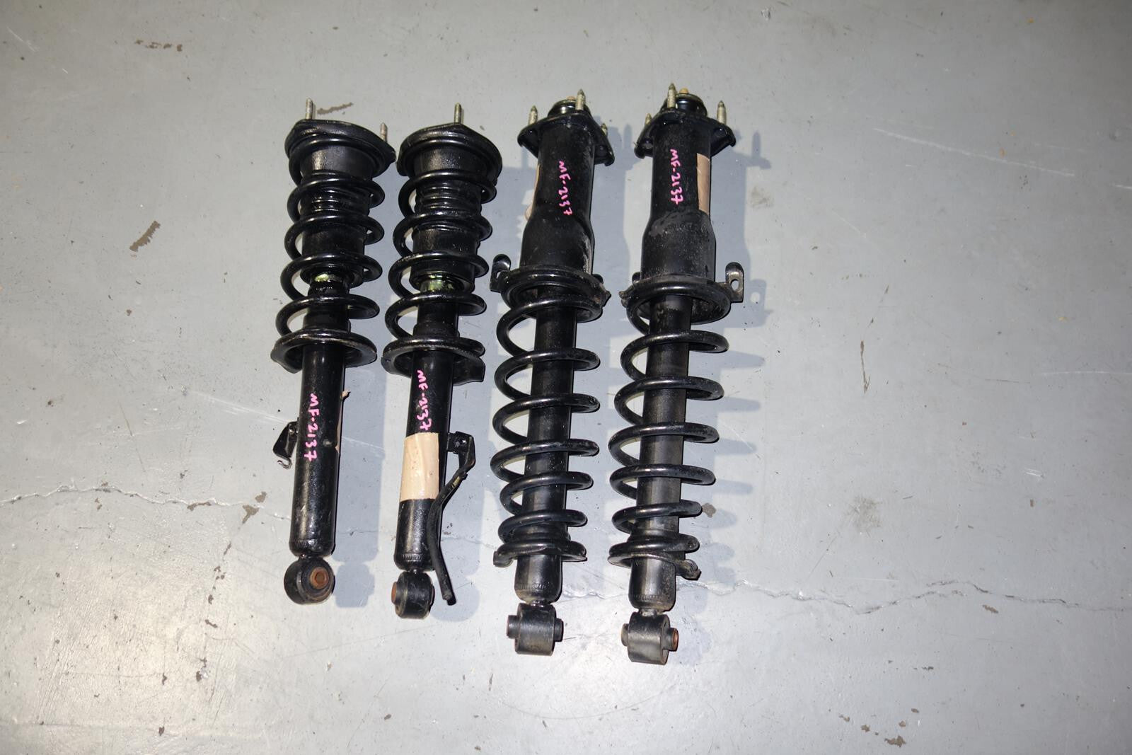 JDM Lexus IS300 Altezza SXE10 OEM Shocks Struts Springs Suspension 2001-2005