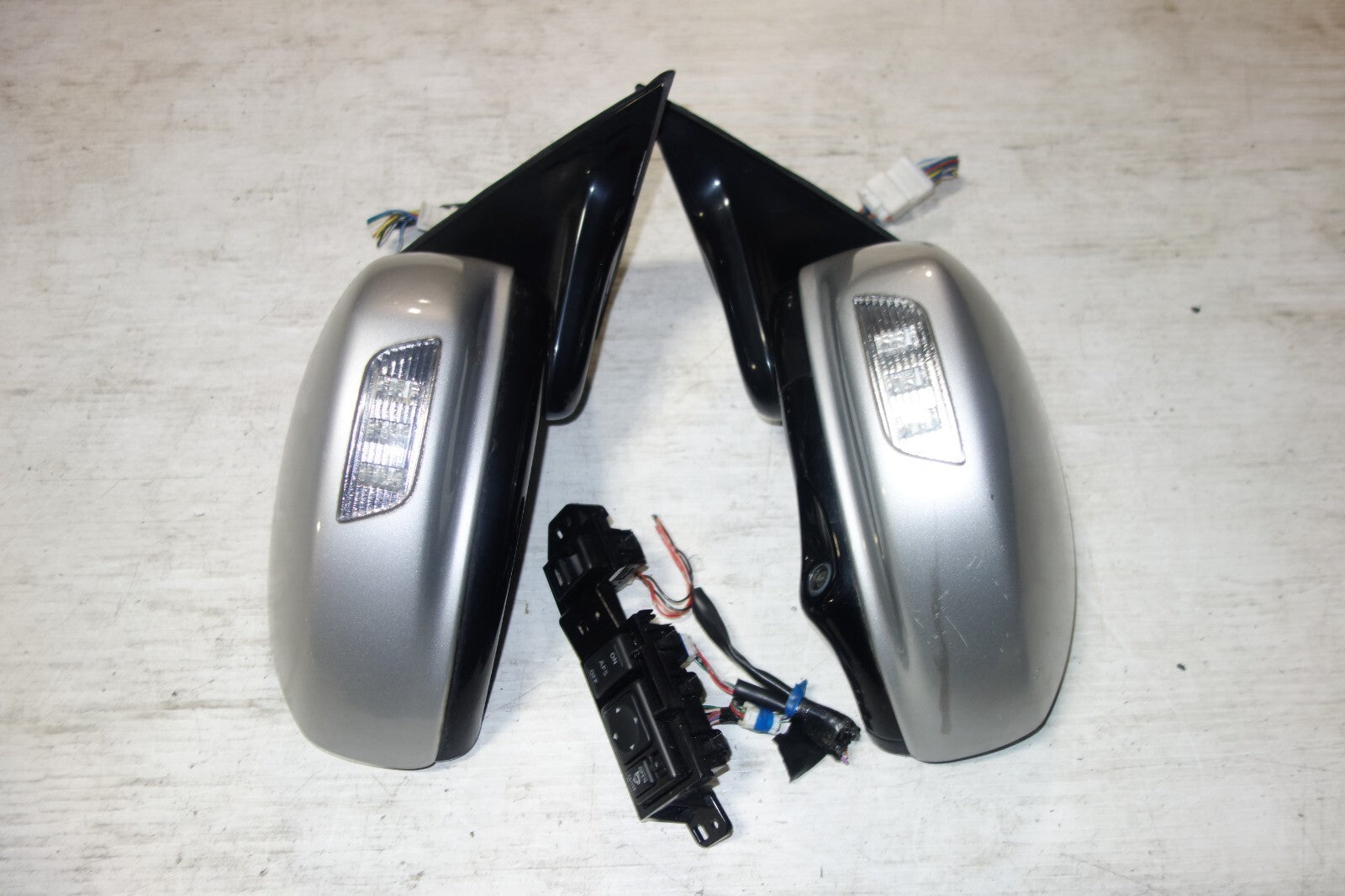 JDM Nissan Fuga Y50 Infiniti M35 M45 Power Folding Mirrors 2004-2009 Switch